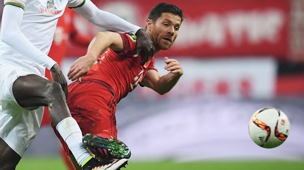 
                <strong>Xabi Alonso</strong><br>
                Xabi Alonso: Erfüllte seinen Job: Verteilt die Bälle, gewinnt die Zweikämpfe und bereitet sogar das Müller-Tor vor. Macht Defizite im Antritt durch sein unglaubliches Stellungsspiel wett. Eine solide Leistung. ran-Note: 3.
              