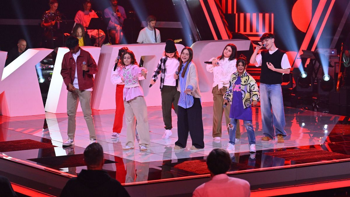 Zusammen performen alle Talente im Finale den Song "We're All In This Together" aus dem Film High School Musical.