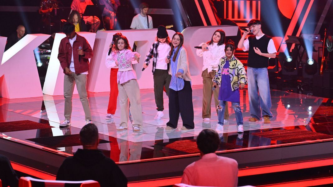 Zusammen performen alle Talente im Finale den Song "We're All In This Together" aus dem Film High School Musical.
