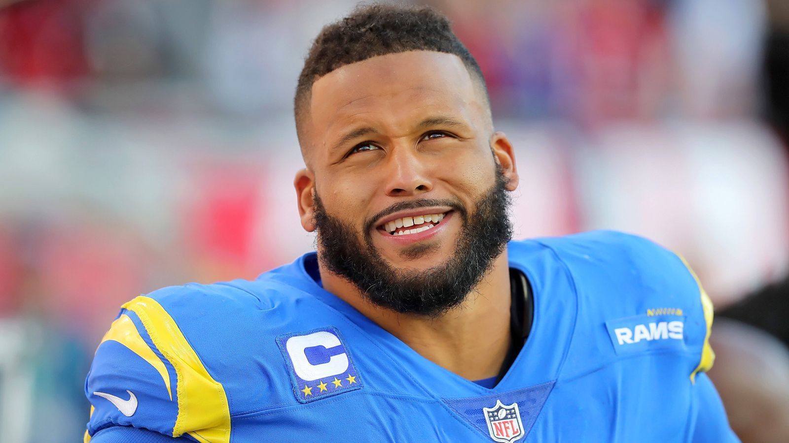 <strong>Platz 14 (geteilt): Aaron Donald - 40 Millionen</strong><br>Vertragsvolumen: 135 Millionen<br>Vertragslaufzeit: 6 Jahre<br>Jahr der Unterschrift: 2018<br>Position: Defensive Tackle<br>Team: Los Angeles Rams