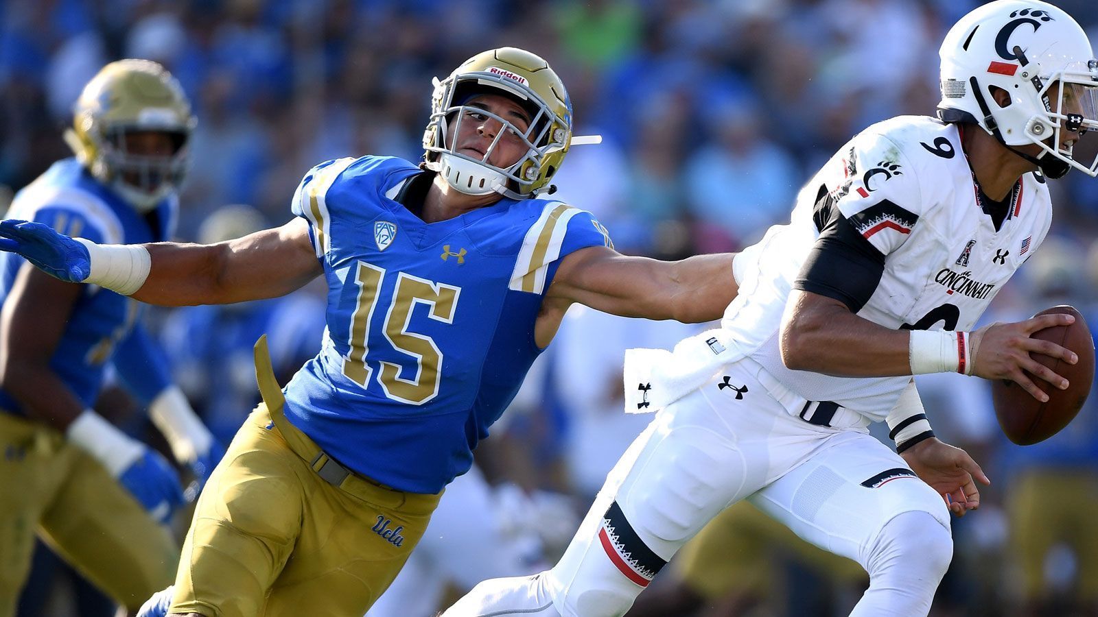 
                <strong>28. Pick: New Orleans Saints - Jaelan Phillips, DL</strong><br>
                Jaelan Phillips erlebte eine außergewöhnliche College-Zeit, die von vielen Verletzungen überschattet wurde. Zwischenzeitlich hatte er seine Football-Karriere sogar schon beendet. Doch Philipps kehrte zurück und wenn der Defensive Linemen fit bleibt, wird er ein hervorragender NFL-Spieler werden. Die Saints geben ihm trotz seiner Verletzungshistorie eine Chance.
              