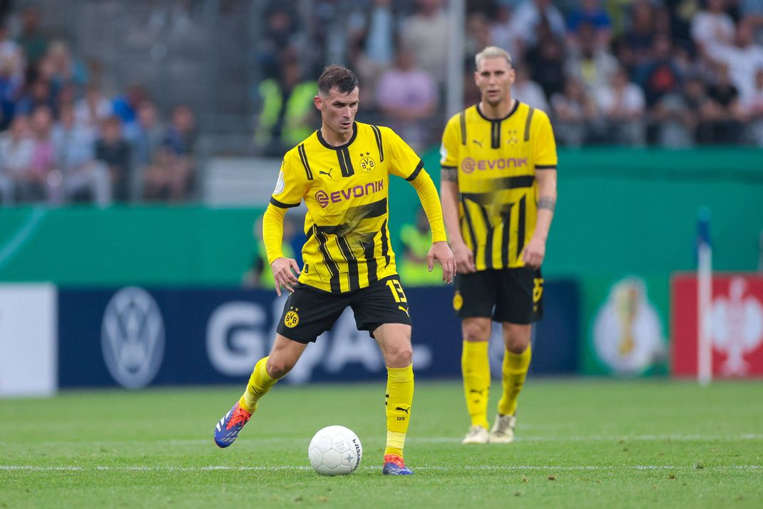 Pascal Groß dirigierte gegen den 1. FC Phönix Lübeck das Spiel von Borussia Dortmund