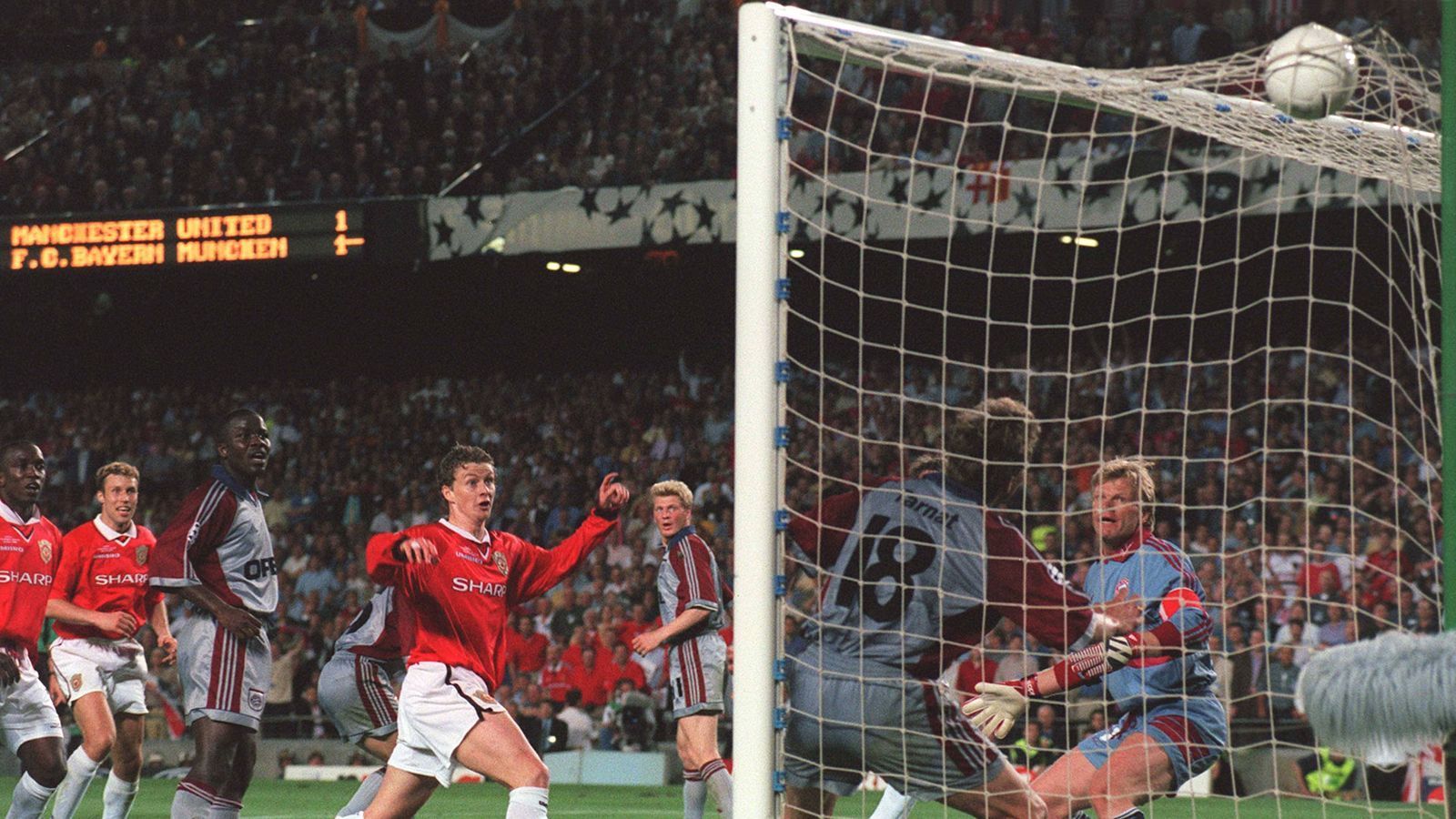 
                <strong>5. Solskjaer mit guten Erinnerungen an das Camp Nou</strong><br>
                Vor allem Ole Gunnar Solskjaer kehrt gerne in das Camp Nou zurück. Im besagten Champions-League-Finale 1999 erzielte der jetzige Manchester-Coach in der Nachspielzeit das 2:1 gegen Bayern und schoss damit sein Team zum umjubelten Triumph in der Königsklasse.
              