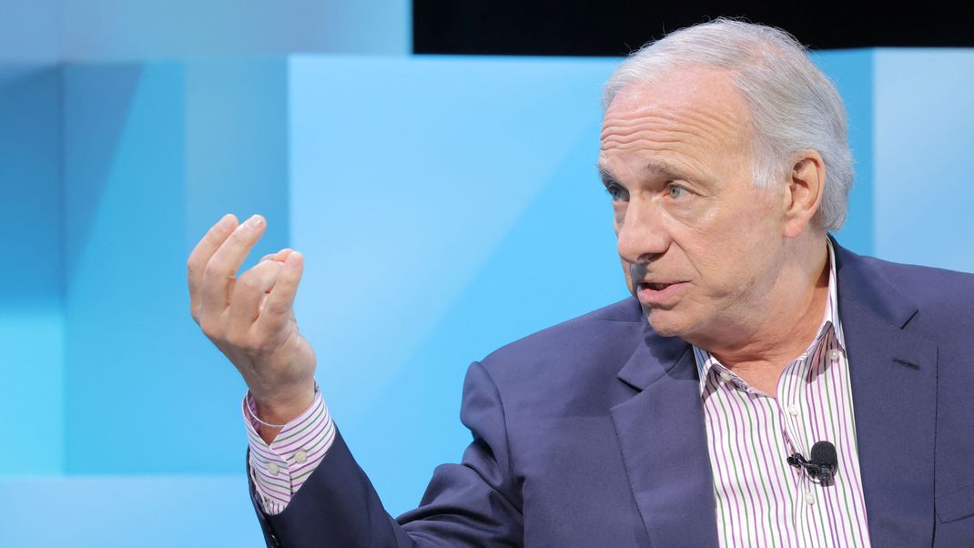 Ray Dalio, Gründer des weltgrößten Hedgefonds Bridgewater Associates, findet ungewöhnlich scharfe Worte zur Wirtschafts- und Finanzpolitik von Donald Trump.