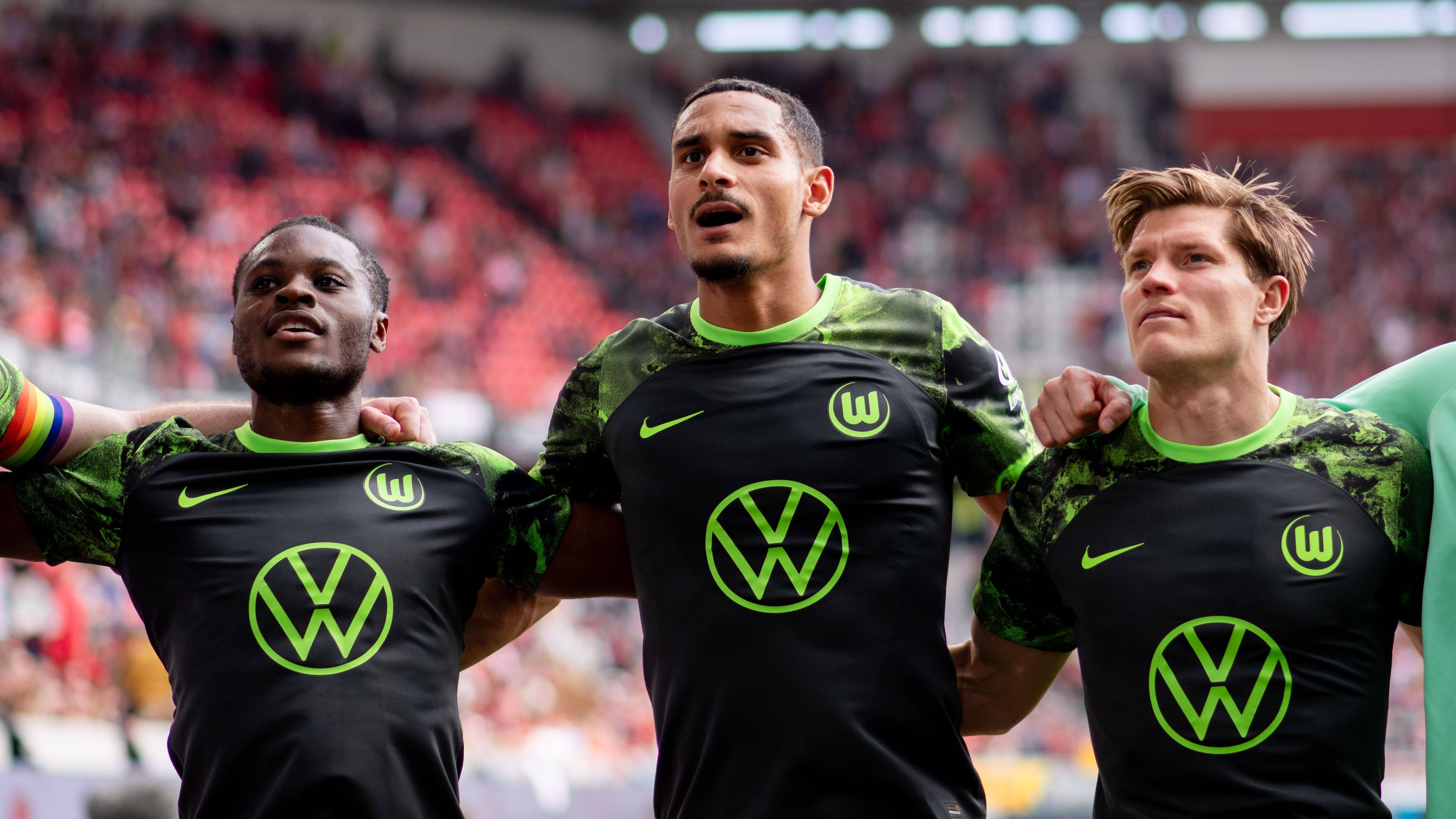 <strong>12. Platz: VfL Wolfsburg (34 Punkte, -14 Tore)</strong><br>Der VfL hat eine Mannschaft, die eigentlich deutlich höher stehen müsste. Bei nur drei Siegen im Kalenderjahr 2024 ist es aber vielmehr ein Wunder, dass die Wölfe überhaupt noch über dem Strich rangieren. Mit den Siegen gegen Bochum und Freiburg ging der VfL bereits wichtige Schritte. Gehen die Wölfe weitere, können sie den Abstieg verhindern.