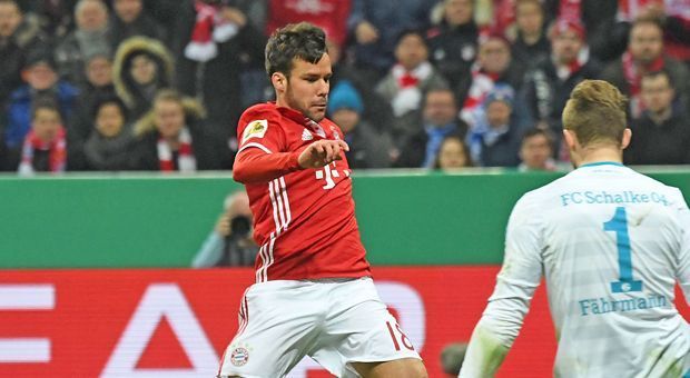 
                <strong>Juan Bernat (FC Bayern München)</strong><br>
                Juan Bernat (FC Bayern München): Kommt nach der Pause für den leicht angeschlagenen Hummels. Nach drei Minuten gleich mit der dicken Chance zum 4:0, doch der Spanier legt sich den Ball etwas zu weit vor. Mit ähnlich viel Offensivdrang wie Alaba in Halbzeit eins, aber nicht ganz so klar in den Aktionen. ran-Note: 3
              