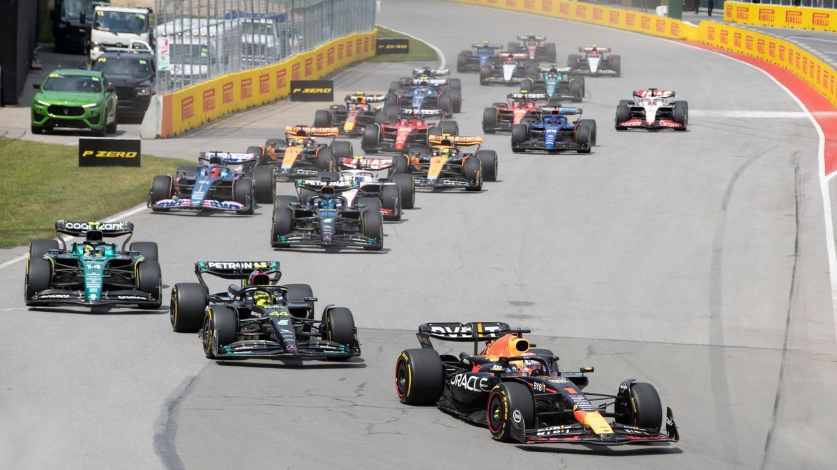 19.06.2023, Circuit Gilles-Villeneuve, Montreal, FORMULA 1 AWS GRAND PRIX DU CANADA 2023 , im Bild Rennstart: Max Verstappen (NLD), Oracle Red Bull Racing, Lewis Hamilton (GBR), Mercedes-AMG Petron...