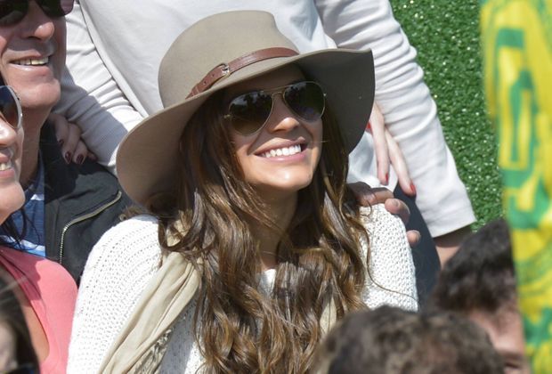 
                <strong>Bruna Marquezine</strong><br>
                Die brasilianische Schönheit und der Youngstar Neymar zeigen sich wieder gemeinsam. Das Model schaute sich das Training der brasilianischen Nationalmannschaft an. 
              