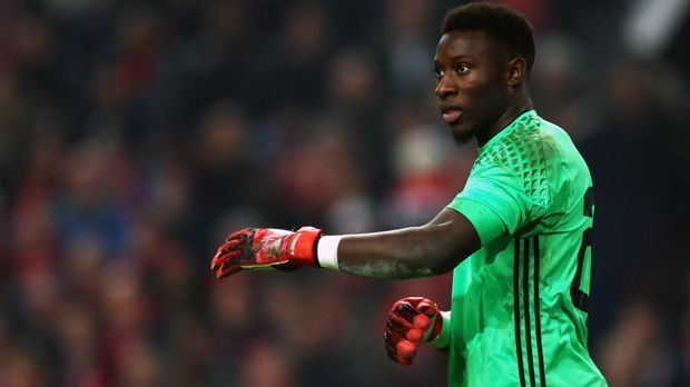 
                <strong>Andre Onana (Kamerun/Ajax Amsterdam)</strong><br>
                Afrika-Meister Kamerun kommt mit einem interessanten Torwart-Talent nach Russland: Andre Onana. Der beim FC Barcelona ausgebildete Schlussmann ist seit rund einem Jahr Stammtorhüter bei Ajax Amsterdam und sorgte mit seinen starken Paraden für den Final-Einzug der Niederländer in der Europa League. Kürzlich verlängerte der 21-Jährige Onana bei Ajax bis 2021, bevor es zum Confed Cup geht. Kurios: Obwohl er Woche für Woche in der Eredivisie glänzt, hat er erst ein Länderspiel absolviert. Zuletzt bekam immer Fabrice Ondoa (FC Sevilla B) den Vorzug. Doch das Torwart-Geschäft in Kameruns Nationalmannschaft bleibt in der Familie, denn Onana und der ebenfalls 21-jährige Ondoa sind Cousins.
              