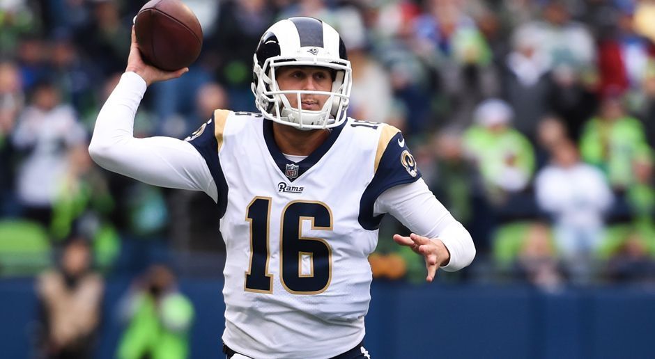 
                <strong>Quarterback: Jared Goff</strong><br>
                Die Rams sind die größte Überraschung der NFL-Saison. Zwei der tragenden Säulen dieses Teams zeigten auch am 16. Spieltag wieder starke Leistungen. Der eine heißt Jared Goff, ist Quarterback und warf gegen die Titans Pässe für 301 Yards und vier Touchdowns.Gesamtpunktzahl: 34
              