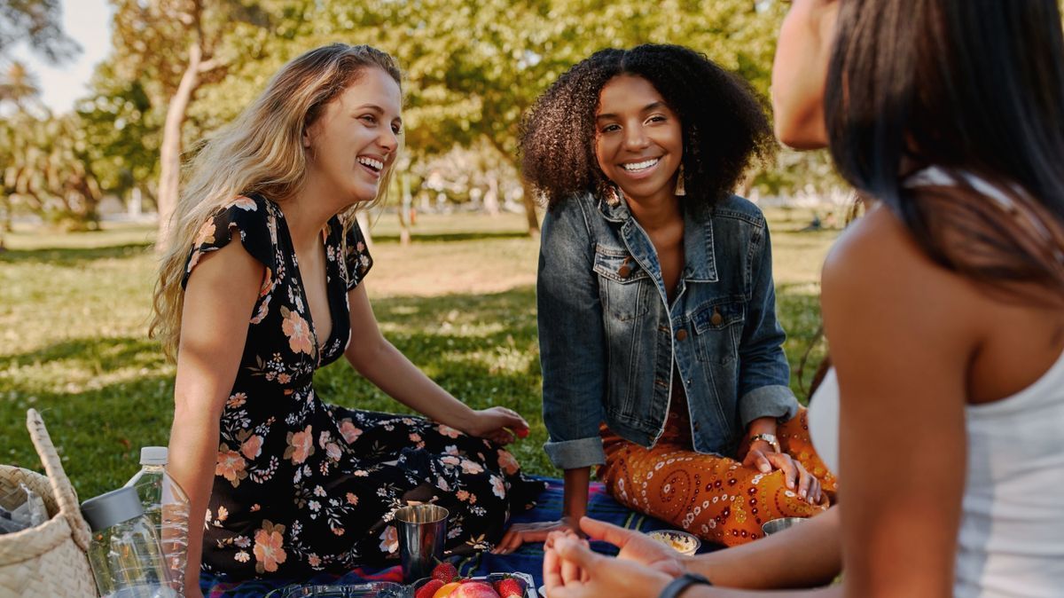 Freunde finden: Mit diesen 5 Tipps knüpfst du neue Freundschaften