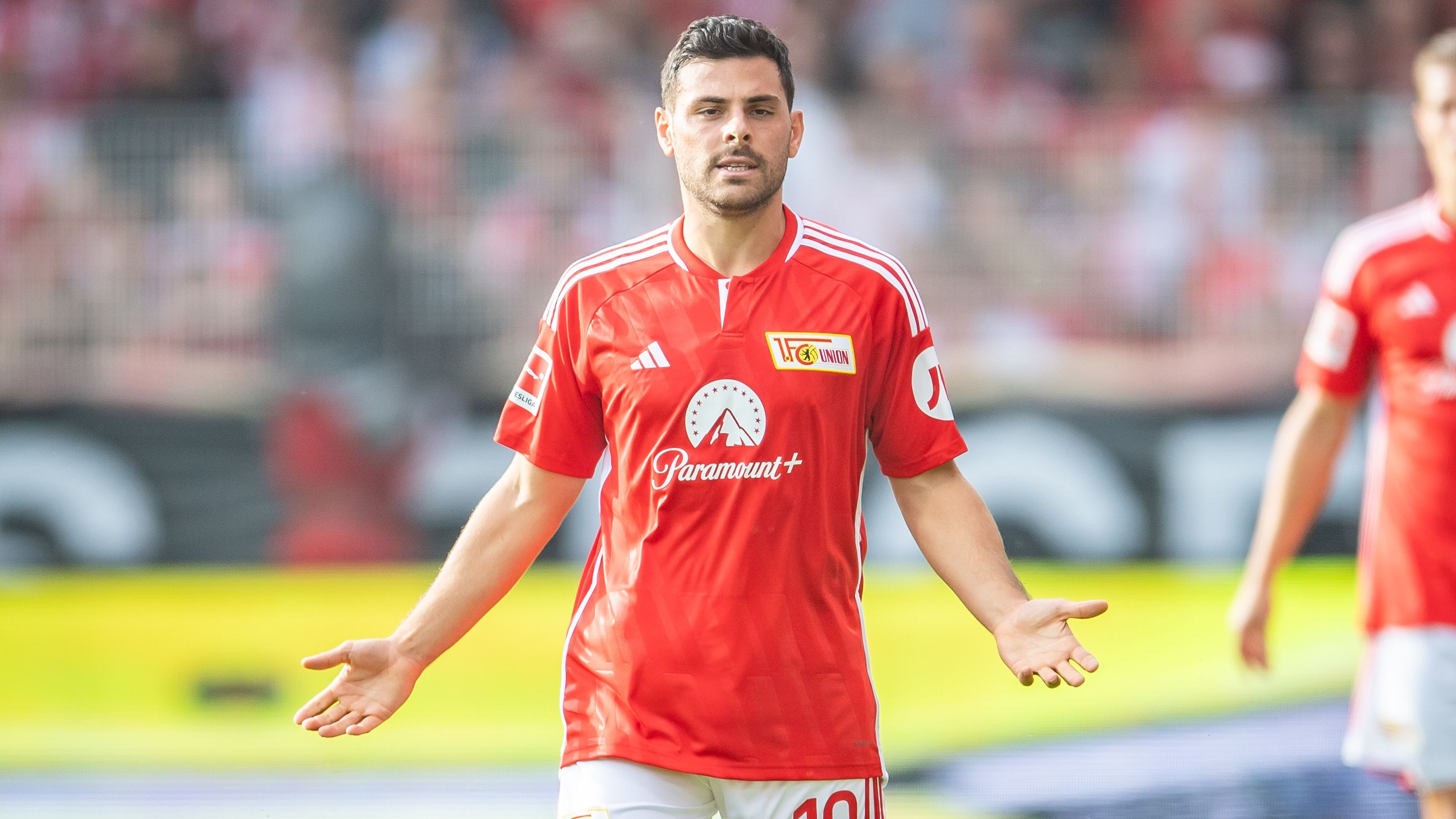 <strong>Flop: Kevin Volland (1. FC Union Berlin)</strong><br>Wie der schon erwähnte Bonucci zählte Kevin Volland zu den bekanntesten der zahllosen Zugänge von Union Berlin. Der Linksfuß legte jedoch einen kapitalen Fehlstart hin, holte sich bei seinem ersten Startelfeinsatz gegen Leipzg (0:3) Rot. Damals begann die Misere der Köpenicker. Auf seine zweite Torbeteiligung wartet Volland seit dem 1. Bundesliga-Spieltag.