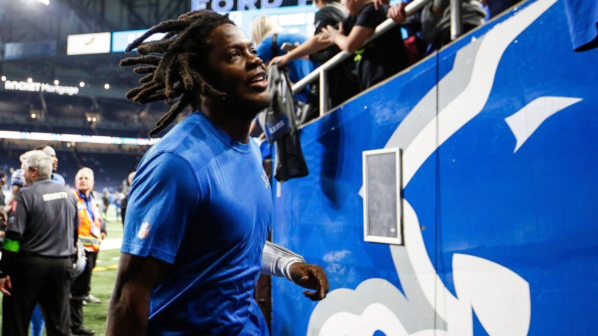 Syndication: Detroit Free Press Detroit Lions quarterback Teddy Bridgewater (10) runs off the field after 42-17 win over the Denver Broncos at Ford Field in Detroit on Saturday, Dec. 16, 2023. , ED...