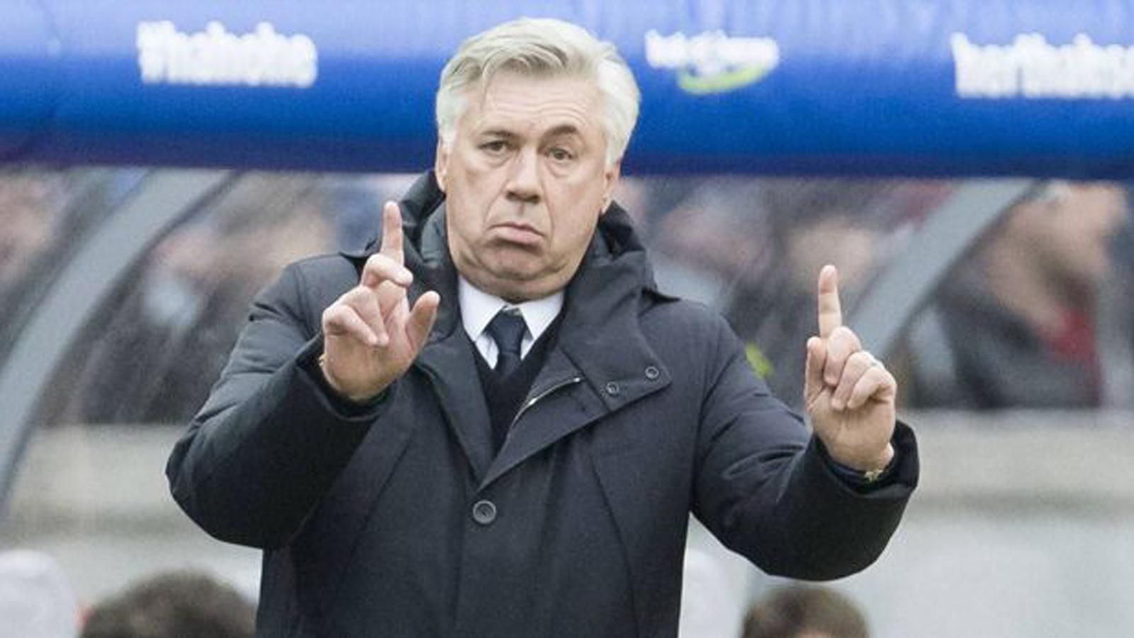 
                <strong>Ancelotti Mittelfinger</strong><br>
                Es war der Aufreger des 21. Spieltags der Saison 2016/17: Bayern-Trainer Carlo Ancelotti zeigte nach dem 1:1 bei Hertha BSC einem Fan den Mittelfinger. 
              
