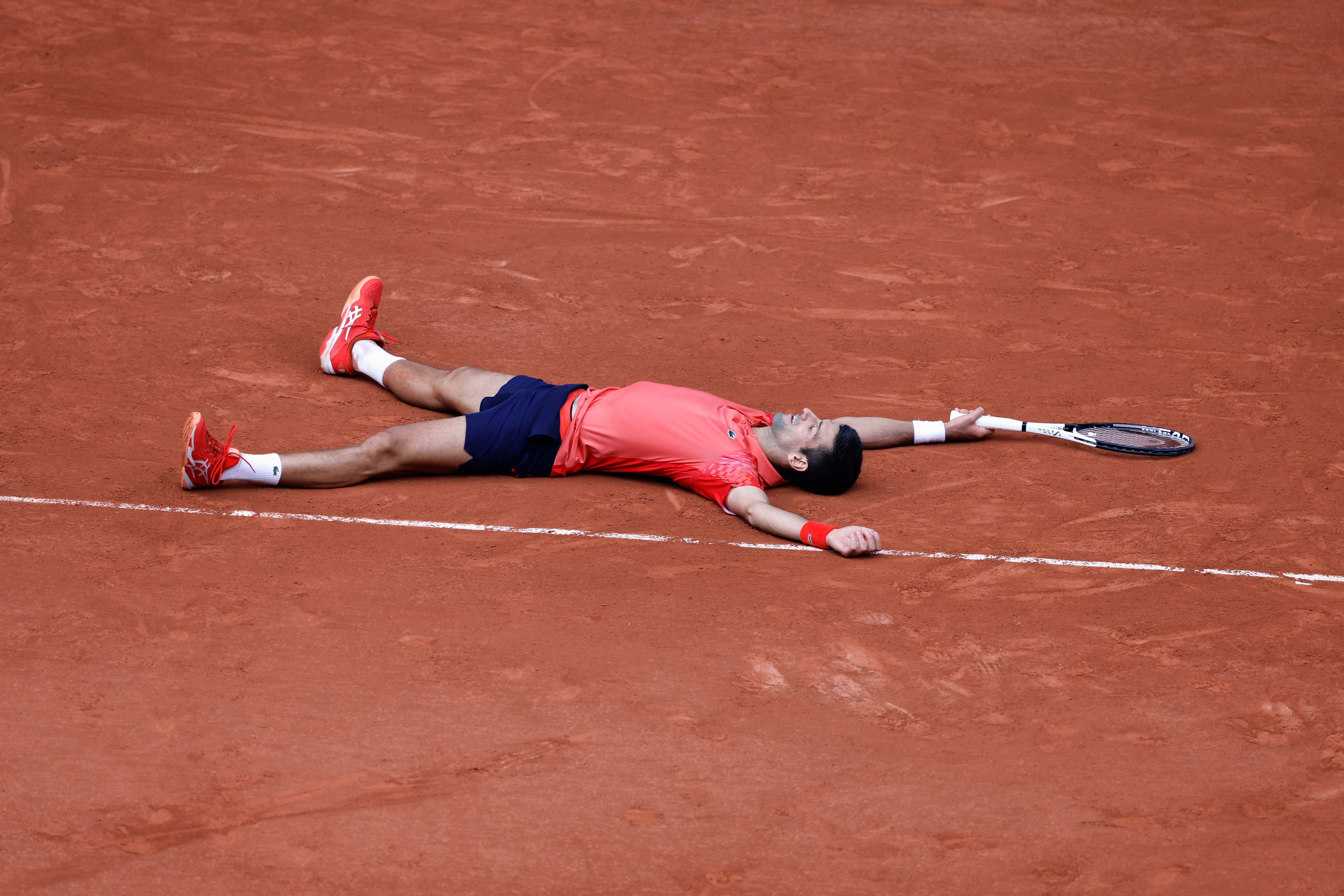 11. Juni 2023: Novak Djokovic jubelt über seinen Sieg bei den French Open. 