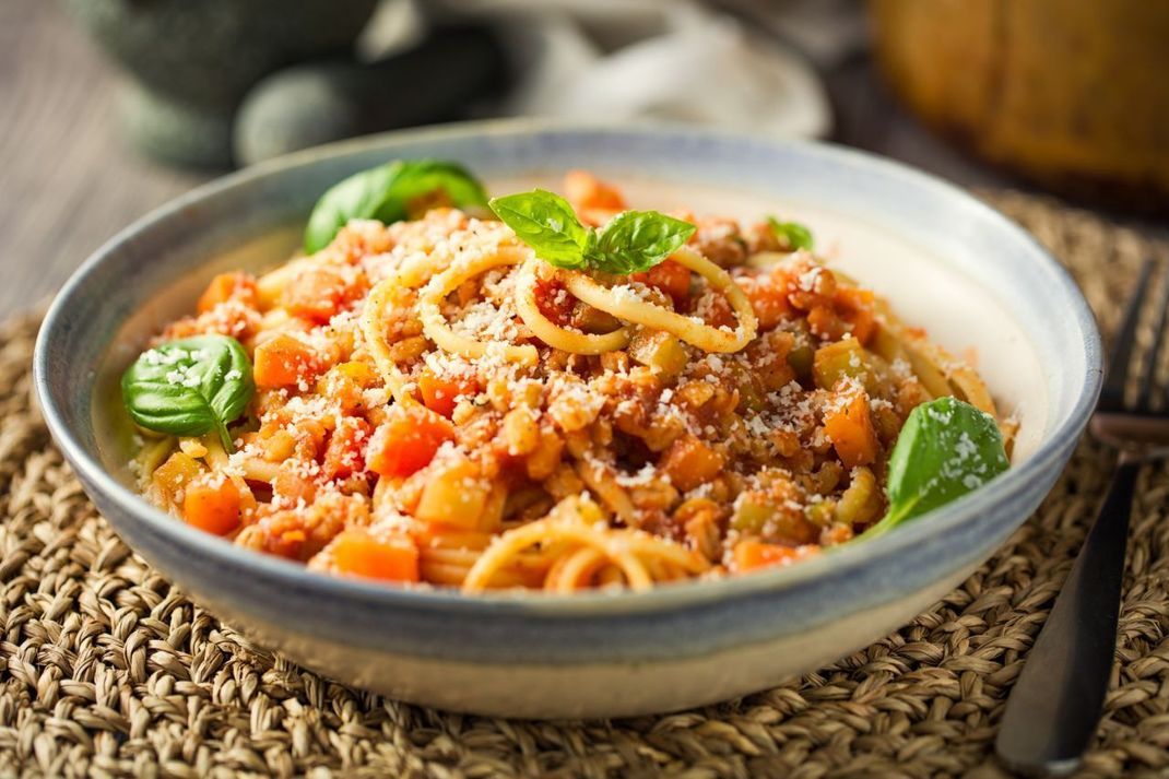 Schmeckt wie bei Mama - auch ohne Fleisch: Vegetarische Spaghetti Bolognese.