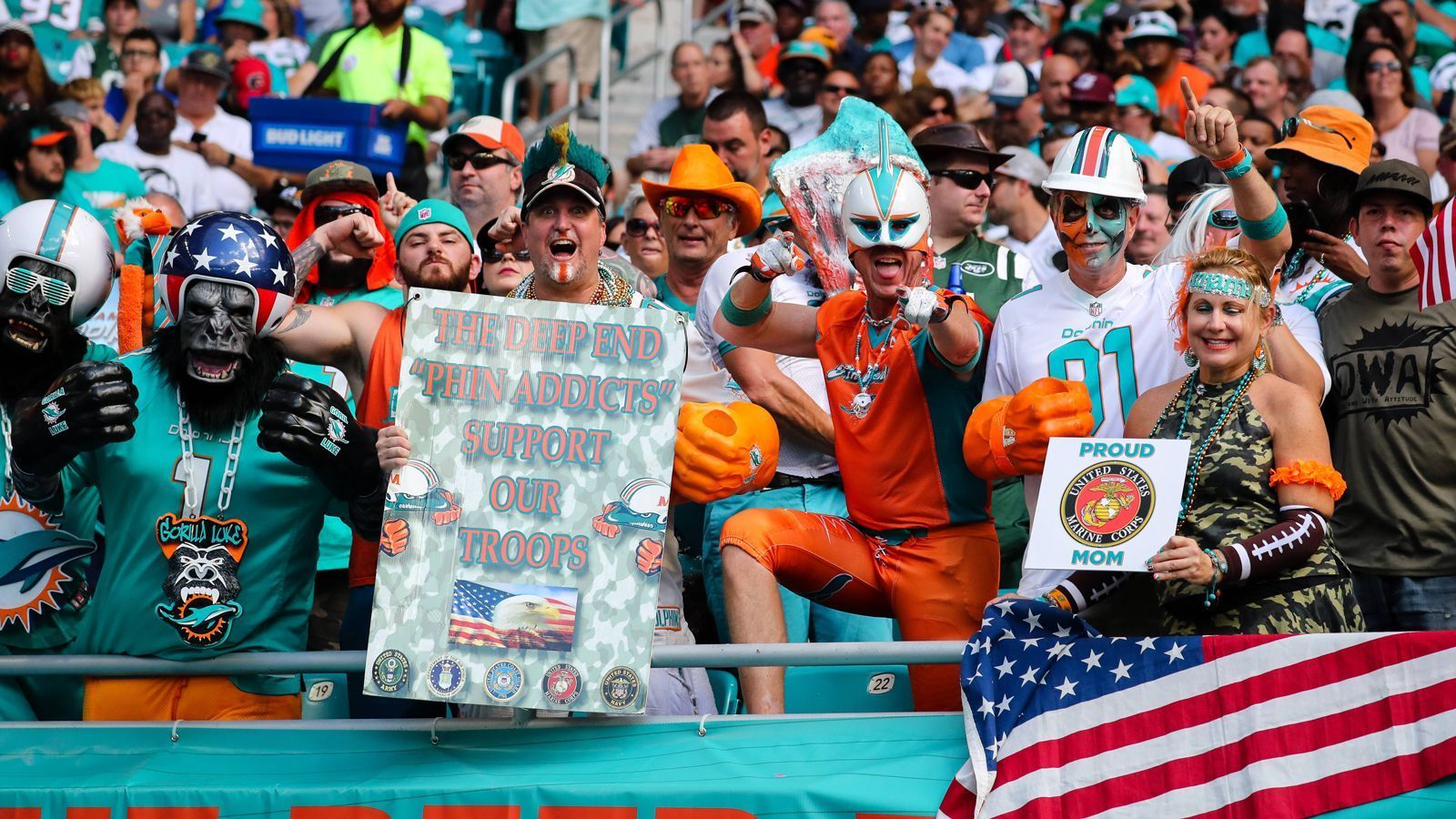 
                <strong>Platz 20: Miami Dolphins</strong><br>
                Hard Rock StadiumDurchschnitt: 65.560 ZuschauerAuslastung: 101,2 % (Durch zusätzliche Sitz- und Stehplätze wird mehr als die offizielle Kapazität des Stadions erreicht)
              