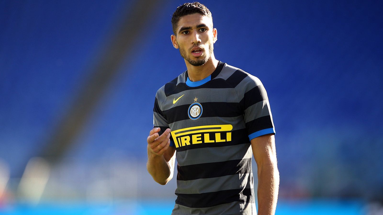 
                <strong>Achraf Hakimi (Inter Mailand)</strong><br>
                Achraf Hakimi wurde kurz vor dem Champions-League-Spiel gegen Borussia Mönchengladbach positiv auf das Coronavirus getestet. Der 21-Jährige ist allerdings bisher symptomfrei, teilte Inter Mailand mit. Wann Hakimi wieder zur Mannschaft stoßen kann, ist offen. Bisher kam der Ex-Dortmunder in allen vier Ligaspielen zum Einsatz, stand dreimal in der Startelf und beteiligte sich bereits an drei Treffern (ein Tor, zwei Assists).
              