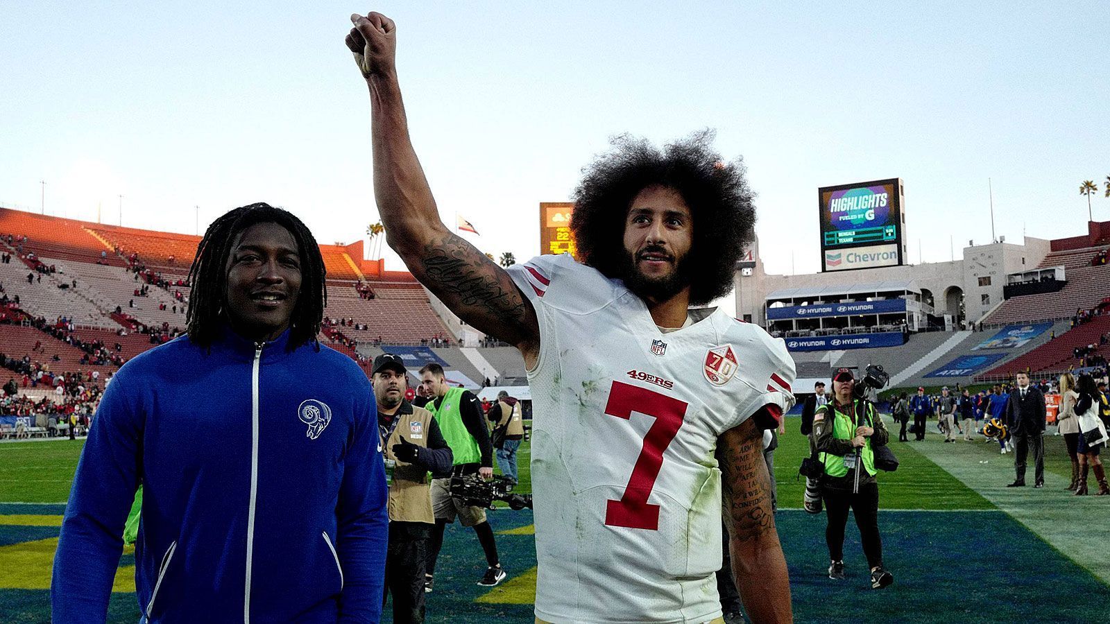 
                <strong>Für diese NFL-Klubs könnte Kaepernick interessant werden</strong><br>
                "Um seine Karriere in der NFL fortzusetzen, benötigt er ein Team. Ich würde das begrüßen und Teams bei dieser Entscheidung unterstützen und ermutigen." Im Rahmen eines Interviews bei "ESPN" äußerte sich NFL-Boss Roger Goodell  über die mögliche Rückkehr von Colin Kaepernick in die NFL. Der 32-Jährige spielte zuletzt 2016 für die San Francisco 49ers. Berichten zufolge befindet sich "Kaep" in der "Form seines Lebens". ran.de wirft einen Blick auf sechs Teams, die zu dem Signal Caller passen würden.
              