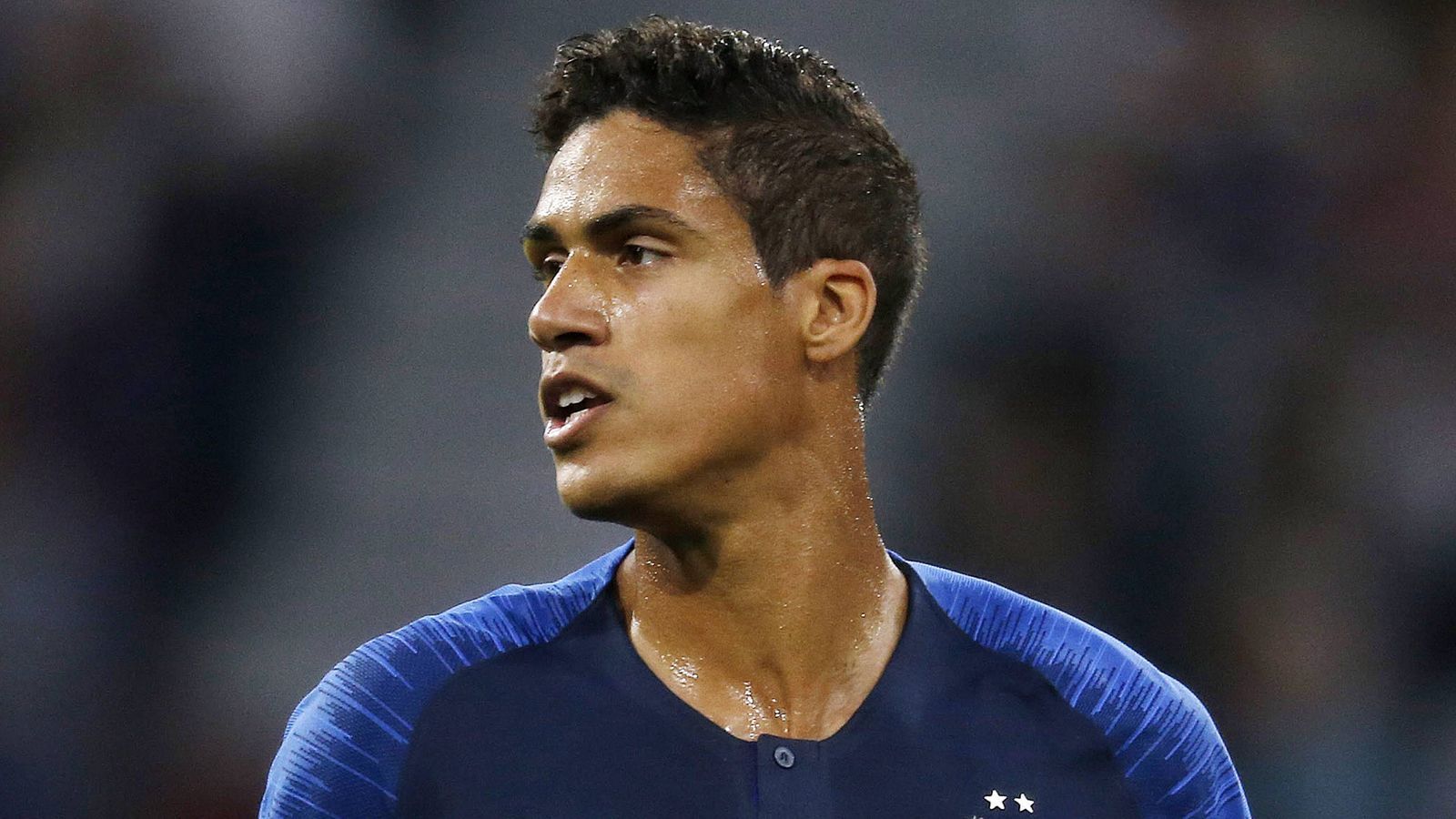 
                <strong>Raphael Varane (Frankreich)</strong><br>
                Hat in der Anfangsphase Schwierigkeiten mit den schnellen deutschen Außenspielern. In der zweiten Halbzeit deutlich souveräner und ohne große Probleme. ran-Note: 3
              