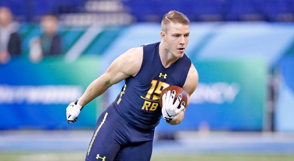 
                <strong>Pick 14 – Philadelphia Eagles: Christian McCaffrey (Running Back, Stanford)</strong><br>
                Cornerback ist eine offensichtliche Lücke im Kader der Eagles und dennoch: Ein so vielseitiges Talent wie Christian McCaffrey ist selten und würde gerade in die Eagles-Offense sehr gut passen. Die Cornerback-Klasse hingegen ist qualitativ deutlich tiefer. Der 33-jährige Darren Sproles ist mit seinen Fähigkeiten aus dem offensiven Backfield der Birds nicht wegzudenken und war einer der wichtigsten Playmaker der Saison 2016. McCaffrey würde eine würdige Nachfolge antreten, kann als "Change of Pace"-Runner, aber auch als Wide Receiver aus der Slot und Returner in den Special Teams eingesetzt werden.
              