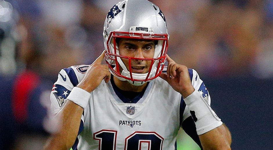 
                <strong>Verlierer: Jimmy Garoppolo (Quarterback) - New England Patriots</strong><br>
                Was ist denn mit dem Super-Bowl-Champion los? Ja, es ist nur die Preseason. Aber ein 0:2-Start in die Vorbereitung ist für so ein starkes Team schon ungewöhnlich. Die New England Patriots verloren gegen die Houston Texans 23:27. Tom Brady hatte dabei einen guten Kurz-Einsatz, warf einen Touchdown (Rating 125,7). Ersatz-Quarterback Jimmy Garoppolo enttäuschte hingegen. Neben einem Touchdown-Pass warf er im letzten Quarter auch eine Interception. Eine verheerende für den Spielausgang. Denn aus dem Ballbesitz-Wechsel resultierte der finale Touchdown des Spiels für die Texans. 
              