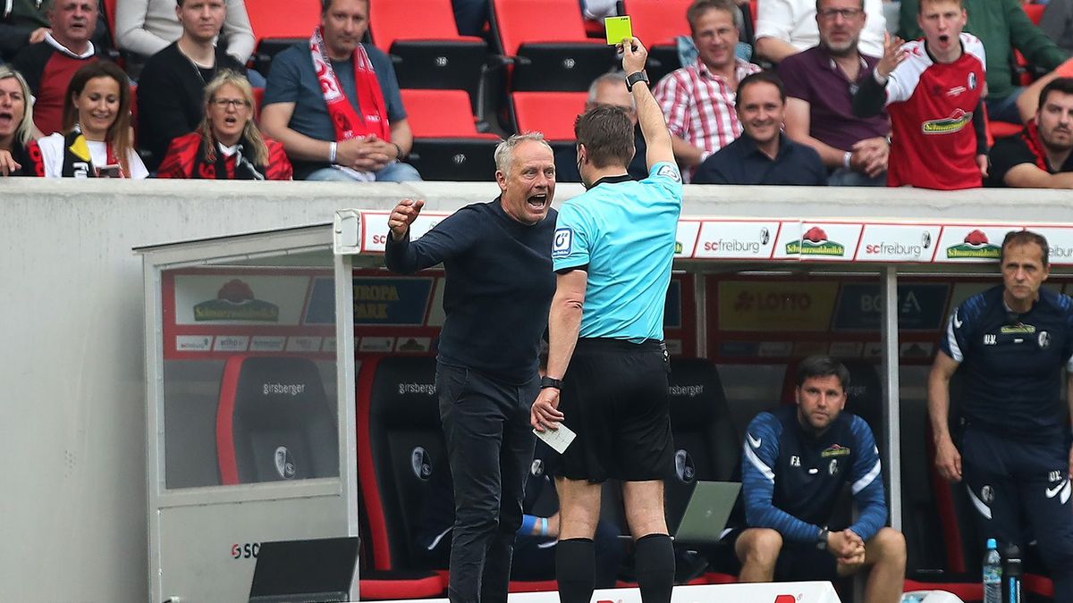 Christian Streich ärgert sich über den Video-Assistenten