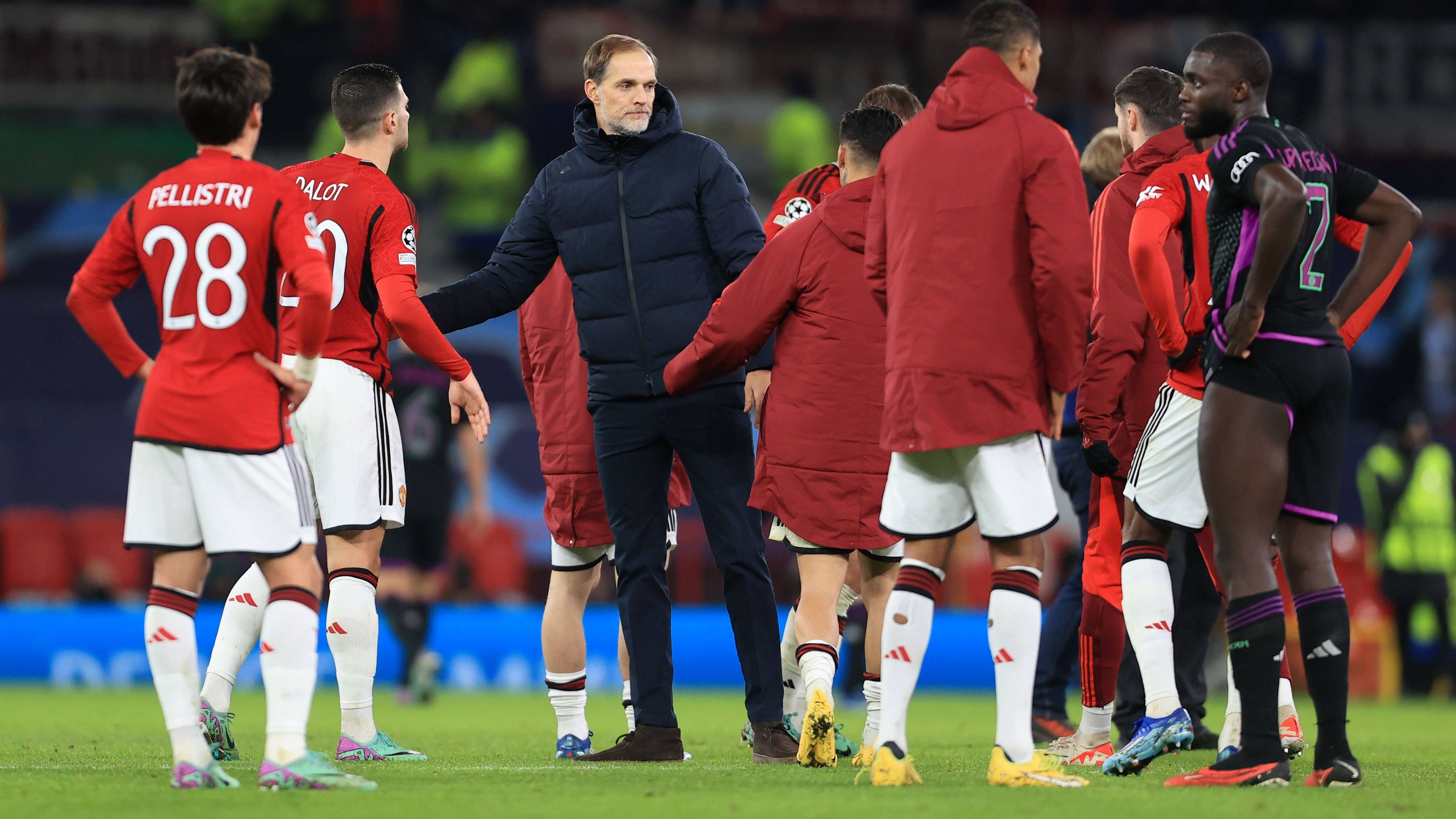 <strong>Manchester United</strong><br>Wie "The Telegraph" meint, fehlt Trainer Erik ten Hag bei Manchester United die Rückendeckung im Klub. Vor allem nach dem Besitzerwechsel wollen die neuen Bosse einen Restart des Klubs. Einen so großen Verein wie Manchester United zurück an die Spitze zu führen, könnte Tuchel reizen.<br><em>Mehr dazu:&nbsp;<a target="_blank" data-li-document-ref="441266" href="https://www.ran.de/sports/thomas-tuchel-vor-engagement-bei-top-klub-in-der-premier-league-441266">Thomas Tuchel vor Engagement bei Manchester United?</a></em>