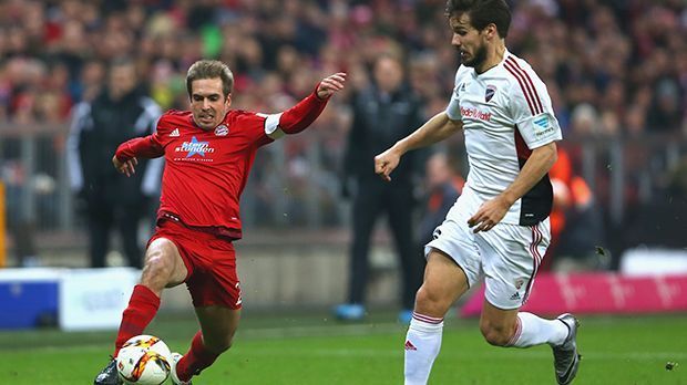 
                <strong>Verteidigung: Philipp Lahm (32, FC Bayern München)</strong><br>
                Abwehr: Philipp Lahm (32, FC Bayern München): Aus der Nationalmannschaft ist Philipp Lahm bereits zurückgetreten, auch beim FC Bayern hat er schon über das Karriereende gesprochen. Ein Datum steht aber noch nicht fest. Sein aktueller Vertrag läuft bis 2018. Gut möglich, dass der Außenverteidiger seine Fußballschuhe dann an den Nagel hängt. Bis dahin ist er fester Bestandteil der Bayern-Mannschaft - als Mannschaftskapitän und als "Mr. Zuverlässig" auf der Außenbahn.
              