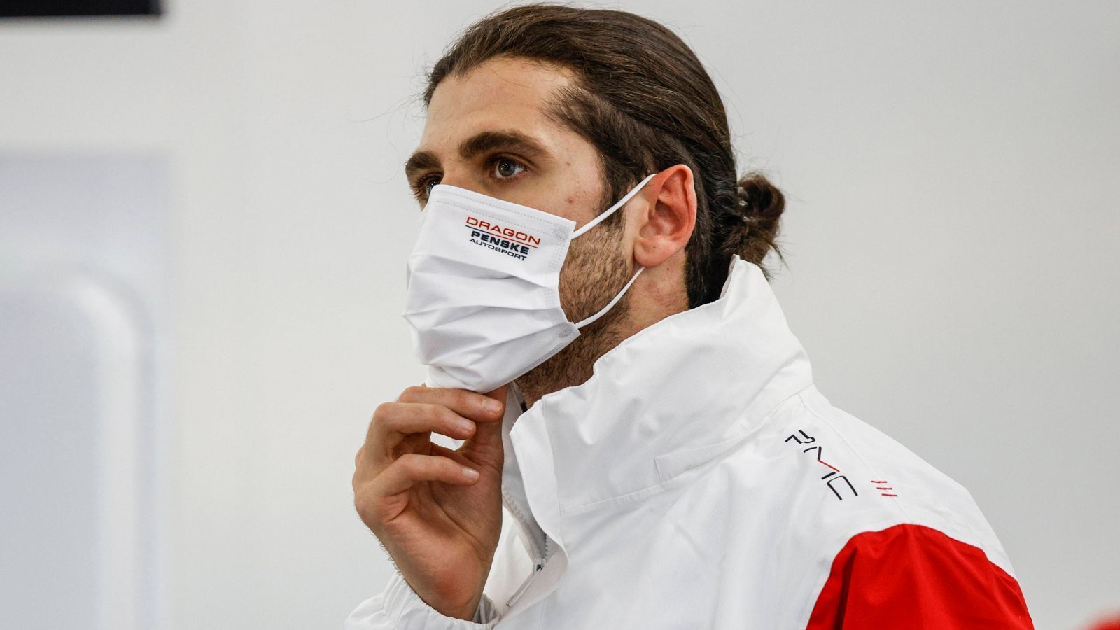 
                <strong>Fahrer und Teams</strong><br>
                Im Vergleich zum Vorjahr gibt es im Fahrerfeld einige neue Gesichter, wie zum Beispiel Antonio Giovinazzi (im Bild). Und auch die elf Teams - nach dem Audi-Ausstieg eines weniger als noch 2021 - haben teilweise neue Namen.
              