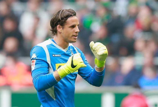 
                <strong>Yann Sommer (Borussia Mönchengladbach)</strong><br>
                Als erster Keeper aus der Bundesliga schafft es Yann Sommer in die Top 15. Der Torwart von Borussia Mönchengladbach absolvierte eine bärenstarke Saison, konnte in 15 Spielen ohne Gegentor bleiben und kassierte insgesamt nur 26 Treffer.
              