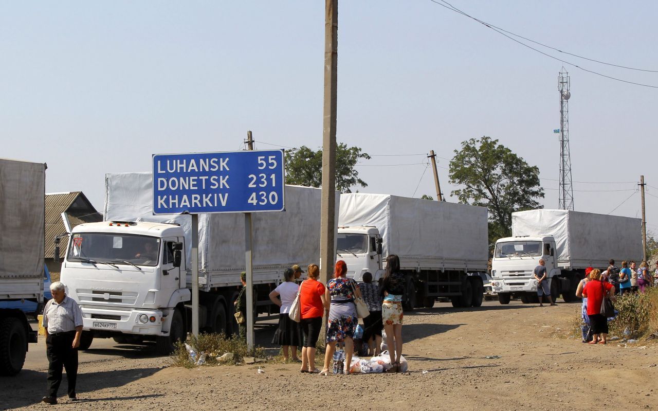 Die ostukrainischen Verwaltungsbezirke Luhansk und Donezk fielen 2014 nach schweren, bewaffneten Auseinandersetzungen an von Russland unterstützte Separatisten. Diese entmachteten die ukrainischen Behörden und erklärten die Regionen zu "Volksrepubliken". Im Februar 2022, nur Tage vor Beginn des russischen Angriffskrieges auf die Ukraine, gab Russlands Präsident Wladimir Putin bekannt, Luhansk und Donezk als unabhängige Staate