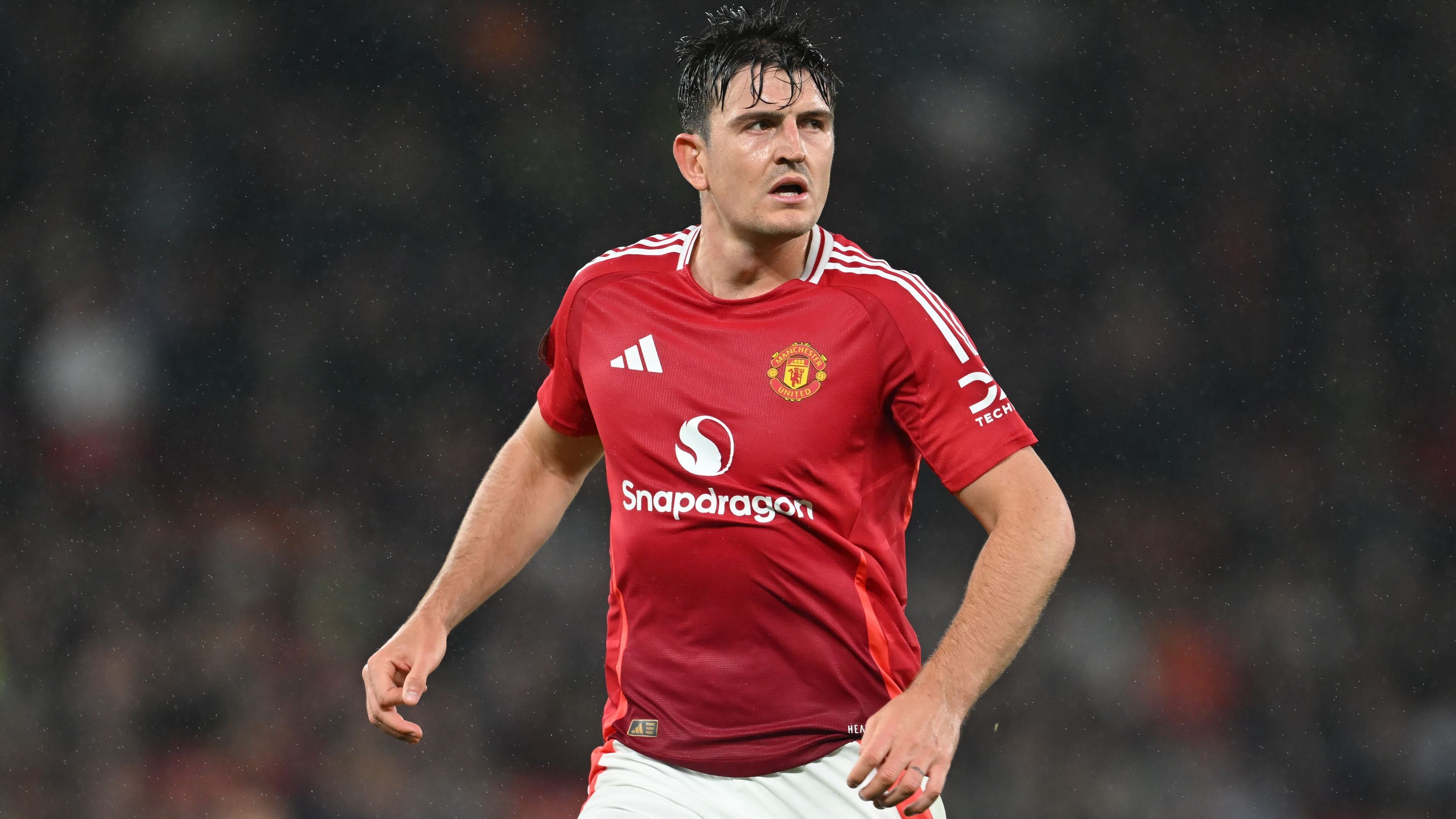 <strong>Harry Maguire (Manchester United)</strong><br>Da Harry Maguire in den Plänen von ManUnited keine Rolle mehr spielt, dürfte laut "Daily Star" ein Verkauf im Januar 2025 angestrebt werden. Der Vertrag des 31-Jährigen endet im Sommer 2025 und so würde noch etwas Ablöse generiert. Dem Bericht nach sei Ex-Kapitän Maguire verhältnismäßig günstig zu haben - für nur zwölf Millionen Euro Ablöse. Der Engländer war bei seinem Transfer von Leicester nach Manchester 2019 mit 87,4 Millionen Euro der zu diesem Zeitpunkt teuerste Innenverteidiger der Welt.