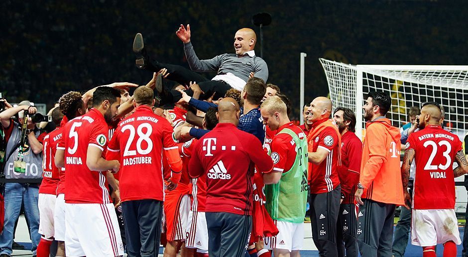 
                <strong>Pep Guardiola</strong><br>
                Dann lässt die Mannschaft den Trainer hochleben. Drei Meisterschaften und zwei Pokalsiege sind eine stolze Bilanz.
              