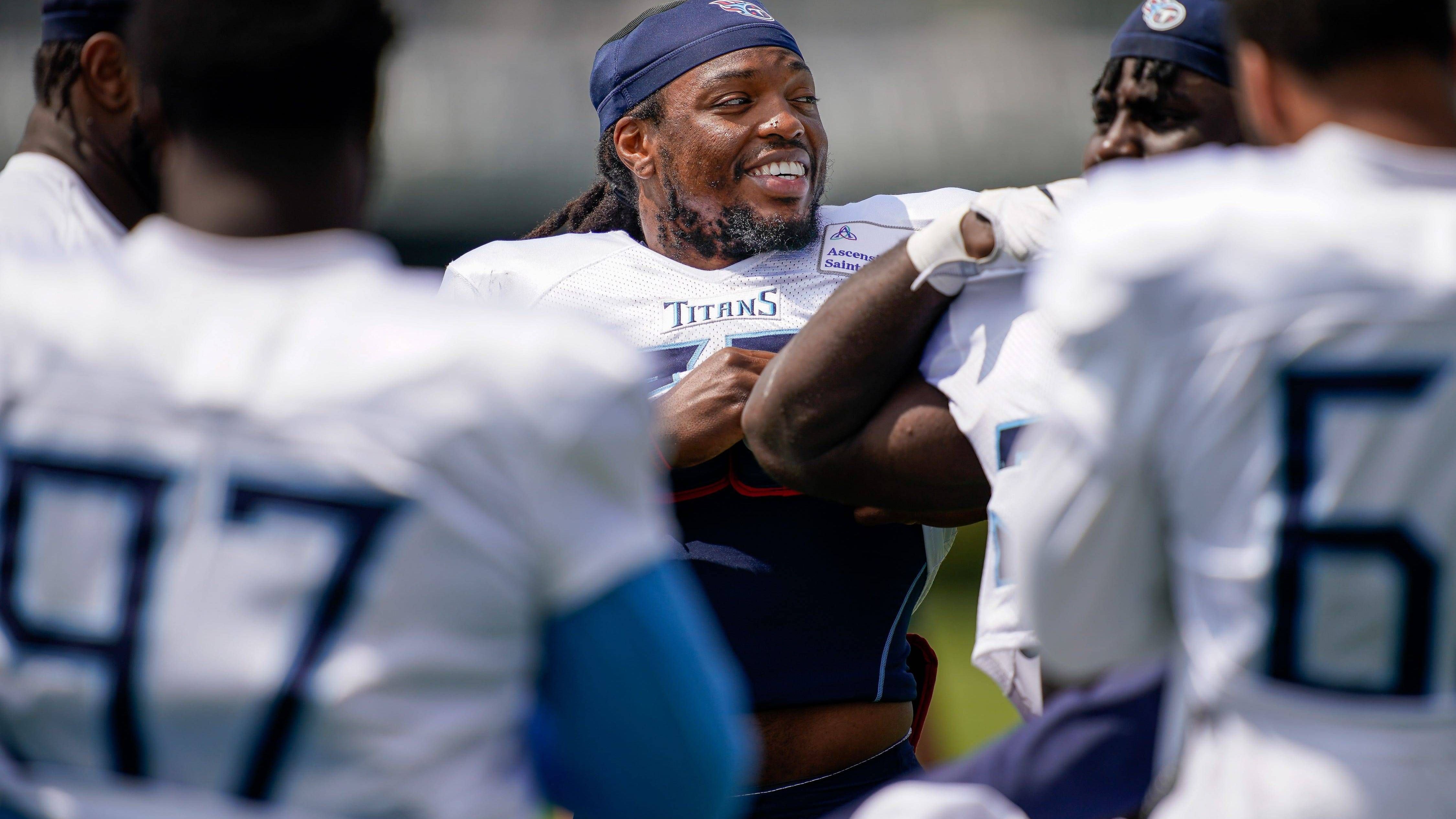 <strong>Tennessee Titans</strong><br>- Derrick Henry (Foto): Klare Nummer eins im Team ist der Star-Running-Back.<br>- Jeffrey Simmons: Wichtig für die Stabilität vorne in der Defense.<br>- Harold Landry: Zusammen mit Simmons bildet er eine der besten Laufverteidigungen der NFL.<br>- Kevin Byard: Für die Stabilität im Backfield sorgt der Safety.<br>- De'Andre Hopkins: Der prominente Neuzugang will zeigen, dass er es noch in sich hat.