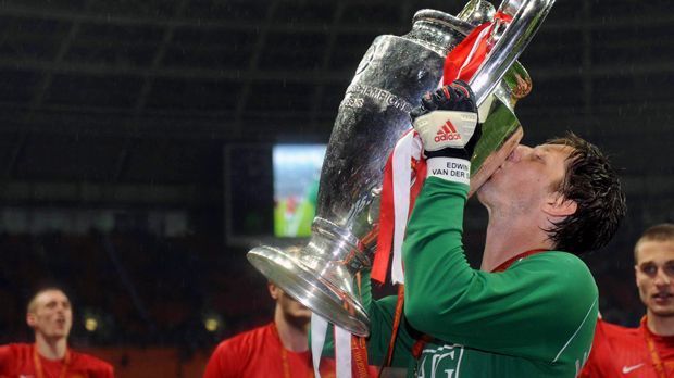 
                <strong>Edwin van der Sar</strong><br>
                Anzahl der Champions-League-Titel: 2Vereine: Ajax Amsterdam (1995), Manchester United (2008)
              