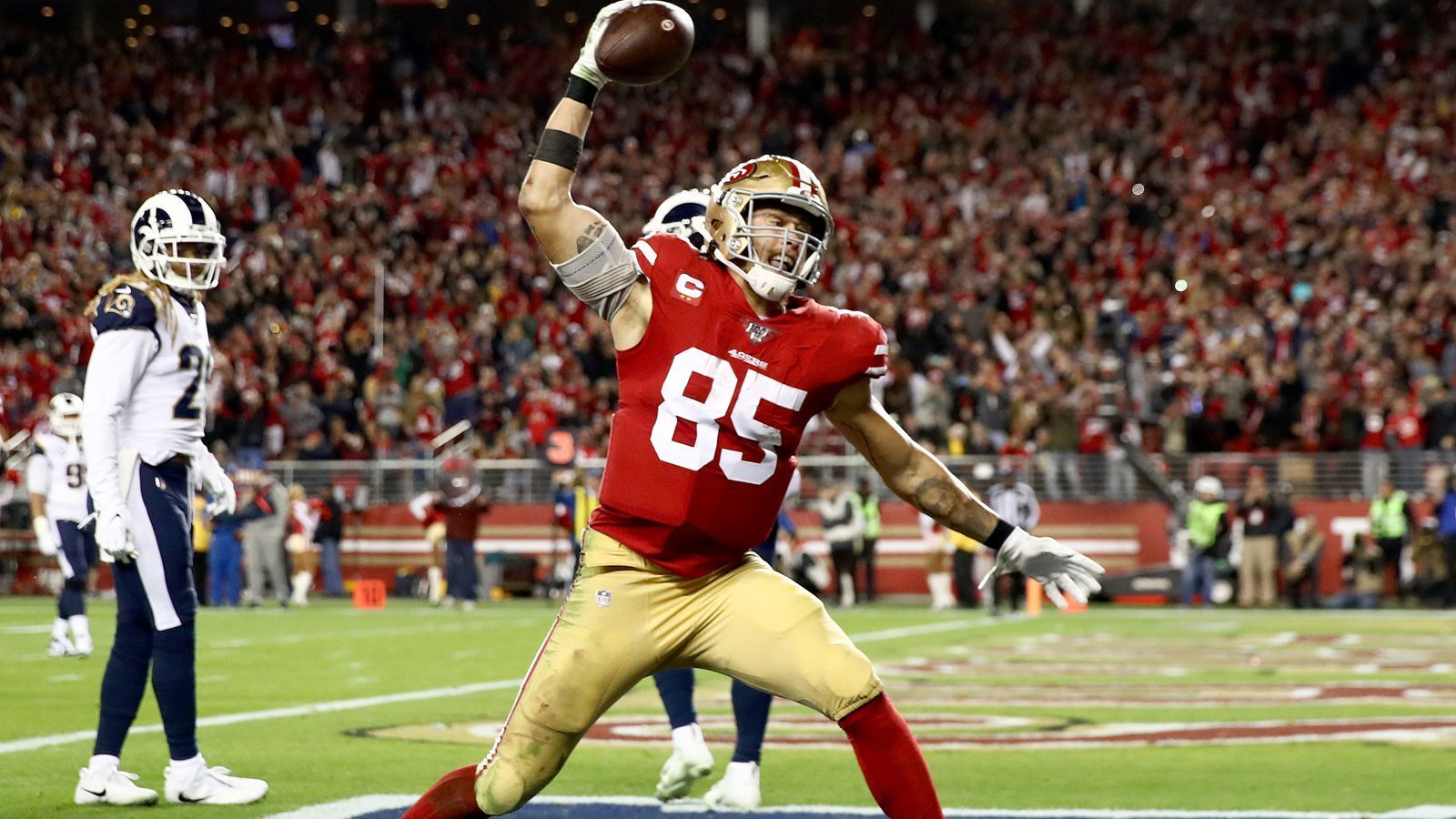 
                <strong>Tight End</strong><br>
                George Kittle (San Francisco 49ers), 33 Stimmen2nd Team: Travis Kelce (Kansas City Chiefs), 17 Stimmen
              