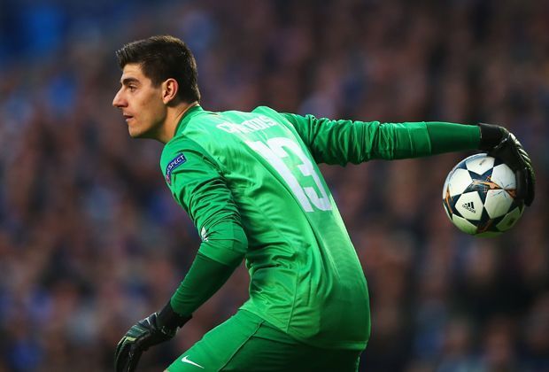
                <strong>Atletico Madrid: Thibaut Courtois</strong><br>
                Die Torhüter: Bei den meisten Top-Klubs stehen erfahrene Keeper zwischen den Pfosten, bei Atletico Madrid vertrauen sie auf den erst 22-jährigen Thibaut Courtois. Mit seinen Paraden trug er maßgeblich zu Atletico Madrids Einzug ins Champions-League-Finale bei.
              