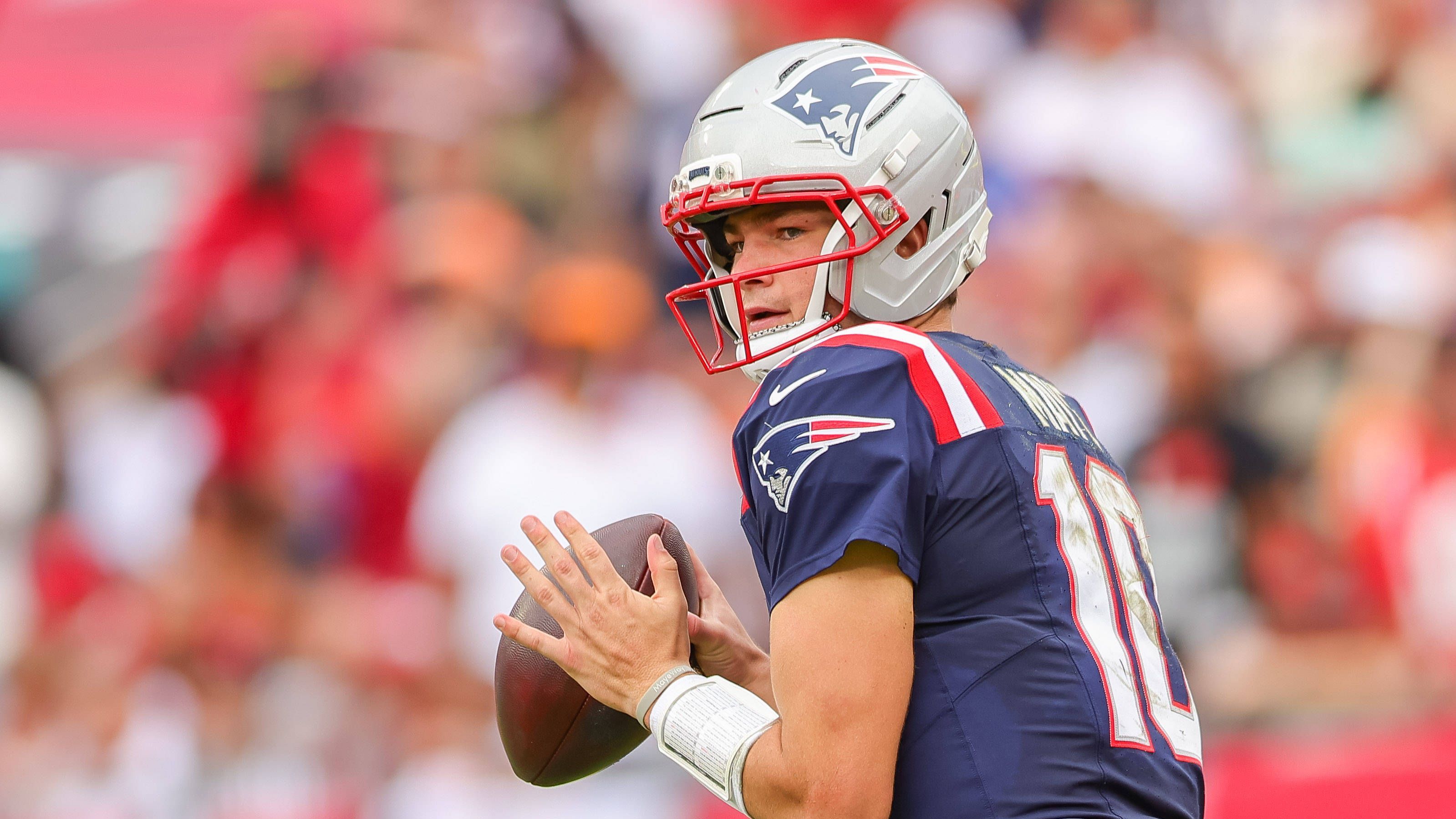 <strong>NFL 2025: Wer wird MVP?</strong><br><em>In der vergangenen Regular Season ging der Award erstmals an Josh Allen von den Buffalo Bills. Auch diesmal ist er in der Spitzengruppe, in der es nach Week 10 einige Verschiebungen gab, Wie sehen die Quoten der Buchmacher aktuell aus? Wir zeigen die größten Favoriten auf den MVP-Award 2025 in der <a href="https://www.ran.de/sports/american-football/nfl">NFL</a>. (Stand: 10.11.2025 - Quelle: VegasInsider)</em>