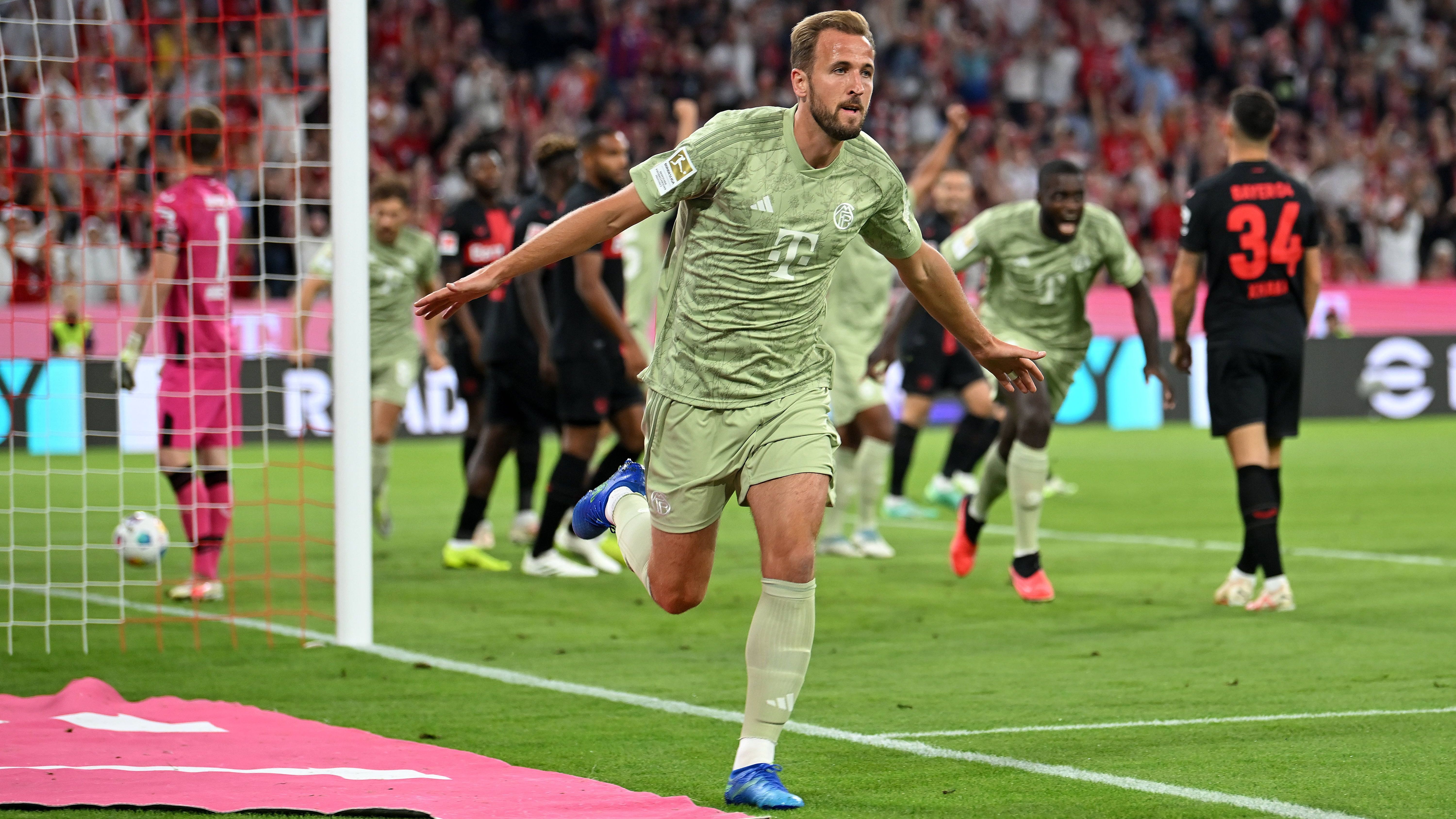 <strong>Harry Kane</strong><br>Der englische Nationalmannschaftskapitän steht schon nach sieben Minuten goldrichtig und trifft per Kopf zum 1:0 – sein viertes Saisontor. Tritt danach aber erst wieder in der 57. Minute in Erscheinung, als er den Ball frei stehend nicht an Hradecky vorbei bringt. Geht nach 87 Minuten raus. <strong><em>ran</em>-Note: 3</strong>