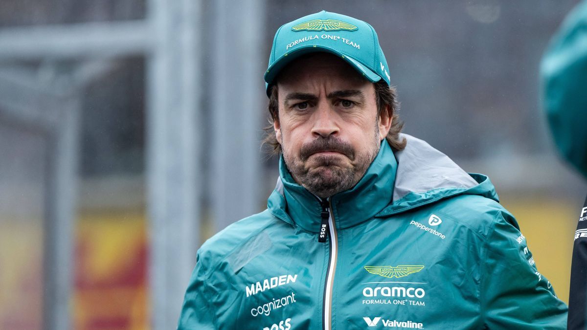 Fernando Alonso (Aston Martin Aramco F1 Team, 14) bei der Fahrerparade, AUS, Formel 1 Weltmeisterschaft, Luis Vuitton Grand Prix von Australien, Albert Park Circuit Melbourne, Rennen, Saison 2025, ...