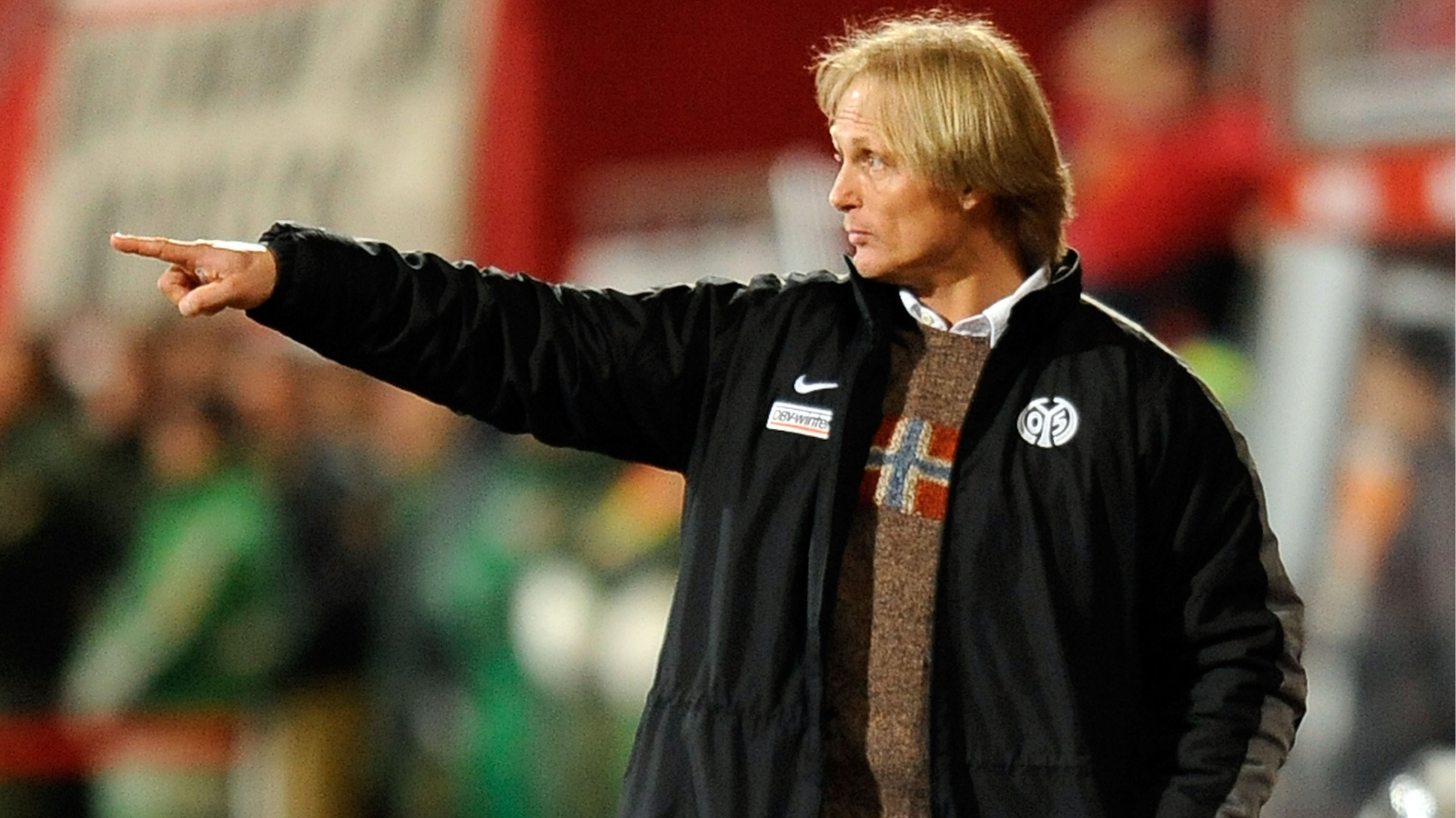 
                <strong>Jörn Andersen, Tuchels Vorgänger in Mainz: Punkteschnitt von 1,88 (2. Bundesliga)</strong><br>
                Jörn Andersen trainierte den 1. FSV Mainz 05 in der Zweitliga-Saison 2009/10. Unter dem Norweger gelang der direkte Wiederaufstieg in die Bundesliga mit einem Punkteschnitt von 1,88. Eigentlich sollte Andersen die Mainzer auch in der Bundesliga weiterhin anführen. Doch eine Woche vor Saisonbeginn feuerte Sportdirektor Christian Heidel seinen Cheftrainer. Dieser war in der ersten Runde des DFB-Pokals an Viertligist VfB Lübeck gescheitert. Danach kam es zum Bruch zwischen Trainer und Mannschaft. Womit die Stunde des damals erst 35-jährigen Tuchel schlug.
              