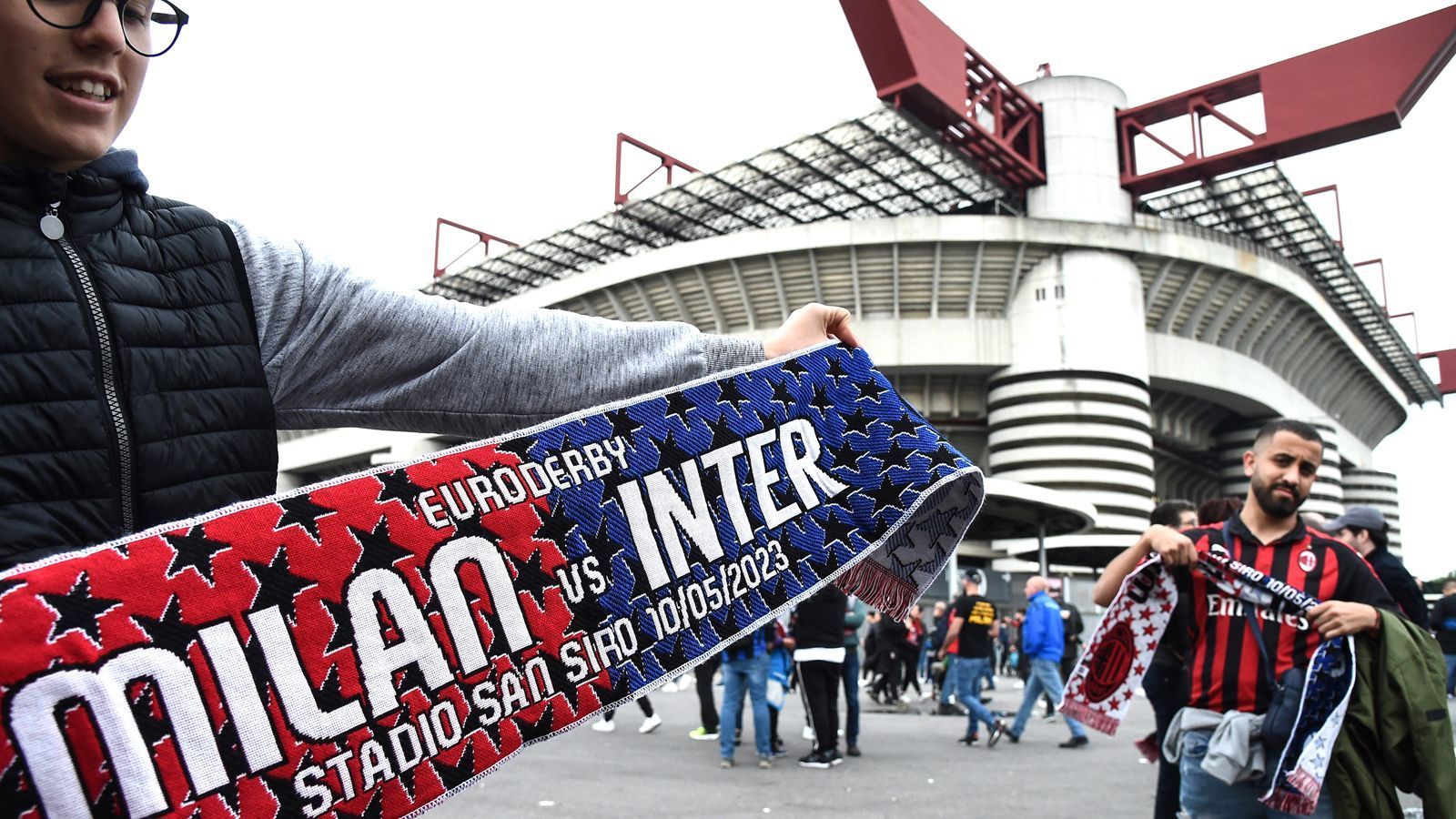 
                <strong>Stadtderby in der Champions League: AC Mailand vs. Inter Mailand</strong><br>
                Schon vor dem Spiel war eine Menge los. Klar, ein Stadt-Derby im Halbfinale der Champions League ist auch etwas ganz Besonderes.
              