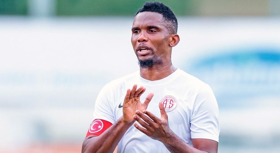 
                <strong>Samuel Eto'o</strong><br>
                Der frühere Barca- und Inter-Star Samuel Eto'o hat innerhalb der türkischen Süper Lig einen Wechsel vorgenommen. Der 36-jährige Kameruner verließ Antalyaspor und wechselte zum Ligarivalen Konyaspor. Der Transfer des Stürmers ging ablösefrei über die Bühne. Bei Konyaspor unterschrieb Eto'o einen Vertrag bis zum Sommer 2020.
              