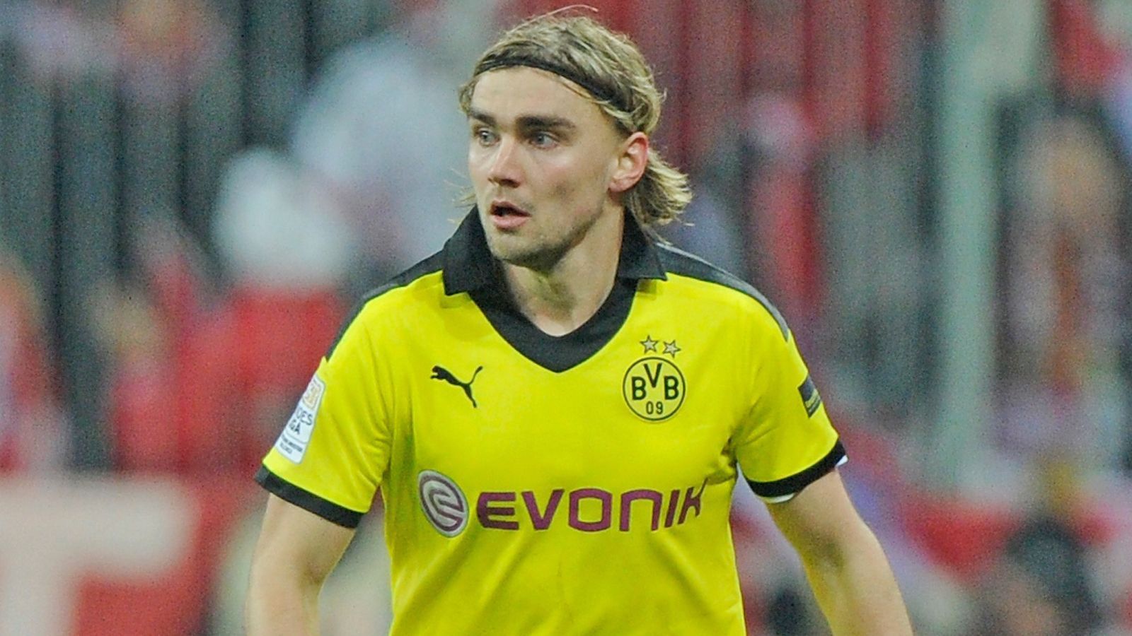 
                <strong>Linke Verteidigung: Marcel Schmelzer</strong><br>
                Spiele: 315Tore: 6Erfolge: 2x Deutscher Meister, 2x DFB-Pokalsieger
              