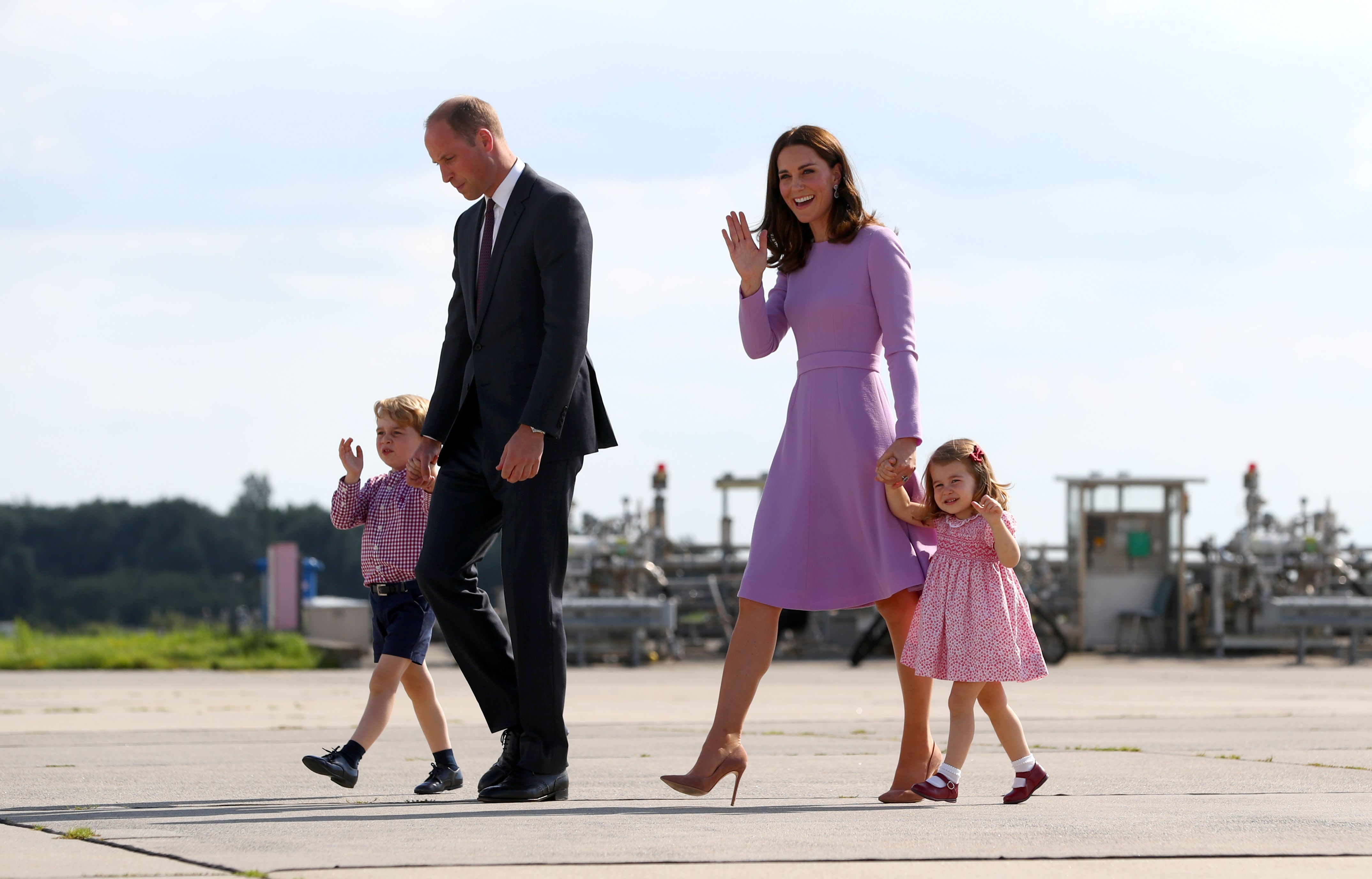 Herzogin Kate und Prinz William 2017 mit ihren Kindern Prinz George und Prinzessin Charlotte.