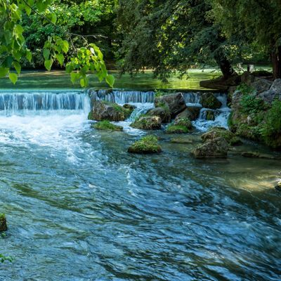 Der Eisbach in München