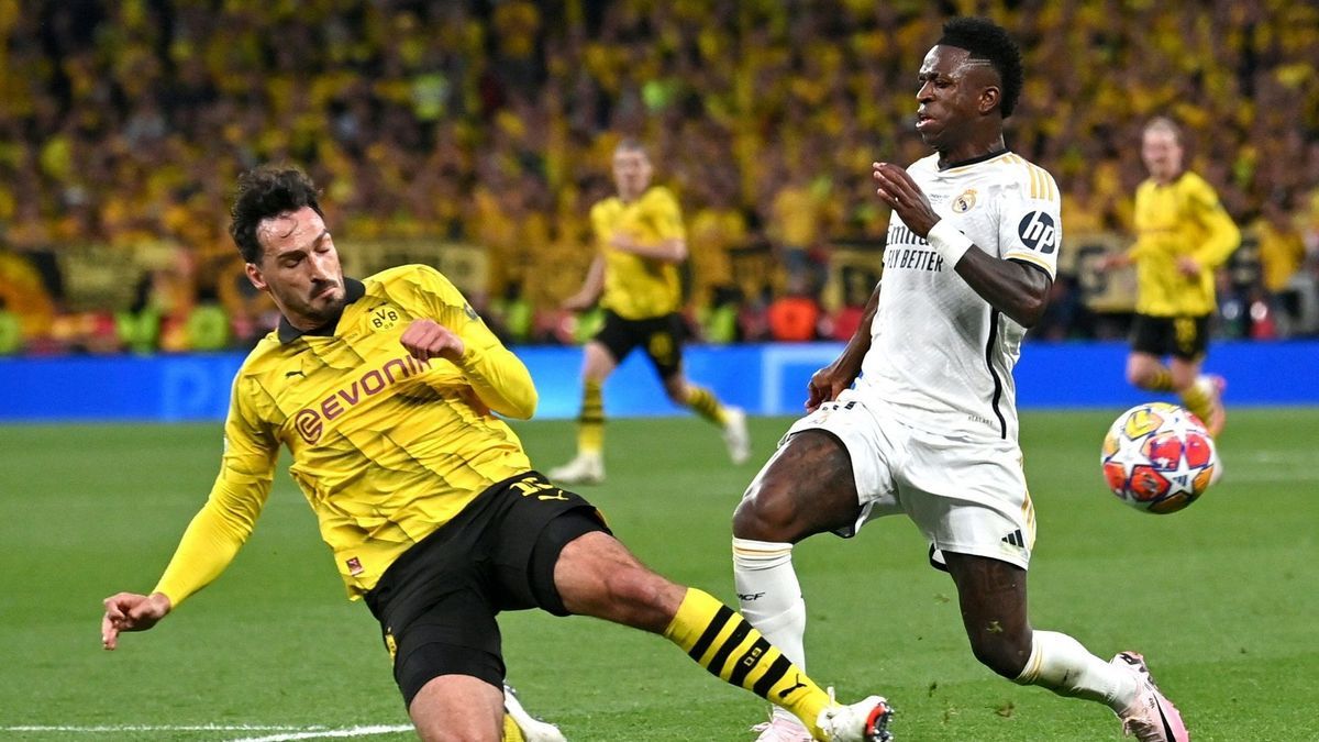 Mats Hummels (l.) gegen Vinicius Junior