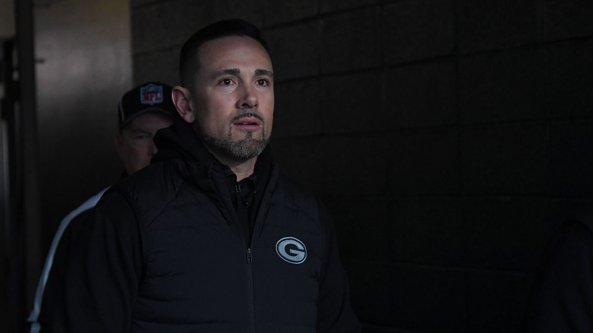 NFL, American Football Herren, USA NFC Wild Card Round-Green Bay Packers at Philadelphia Eagles Jan 12, 2025; Philadelphia, Pennsylvania, USA; Green Bay Packers head coach Matt LaFleur walks to the...