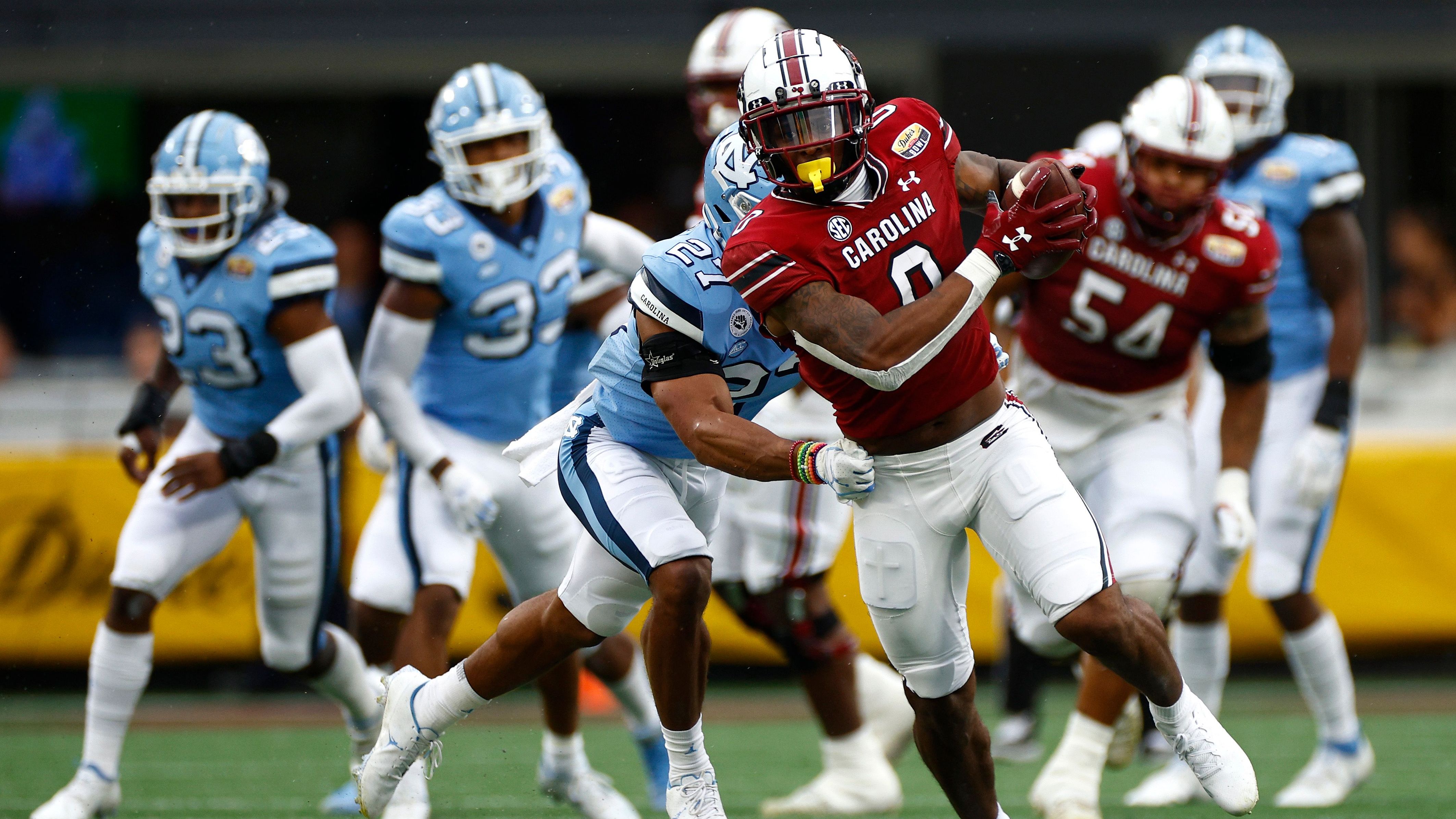 <strong>7. Platz: Jaheim Bell - Bewertung<br></strong>Jaheim Bell braucht den Ball in der Hand, egal auf welchem Weg. Kreative Offensive-Coaches dürften spannende Spielzüge für den dynamischen Tight End finden. Allerdings darf nicht erwartet werden, dass er die Rolle des klassischen Tight Ends übernimmt.&nbsp;